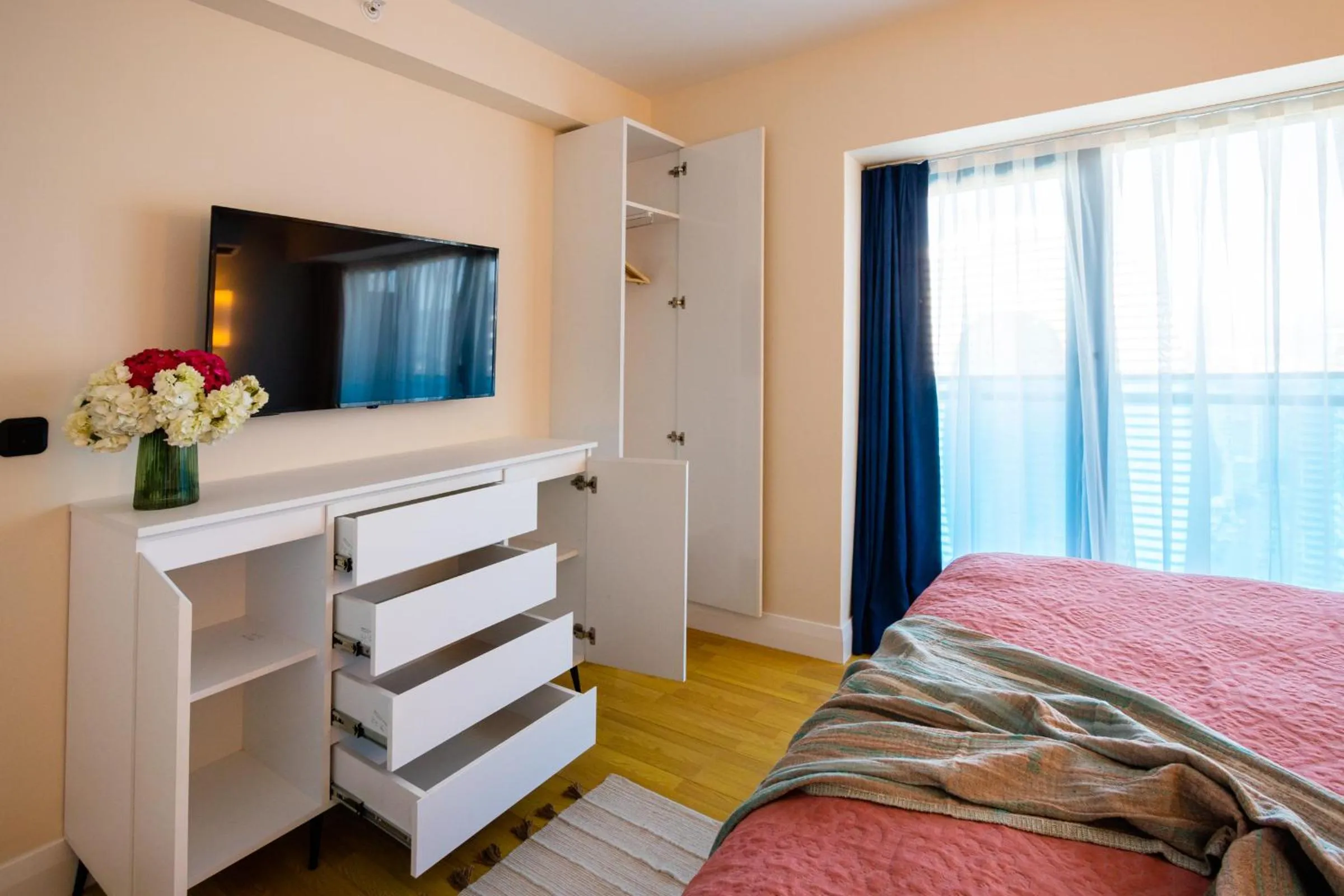 Bed in G-Point City Beach