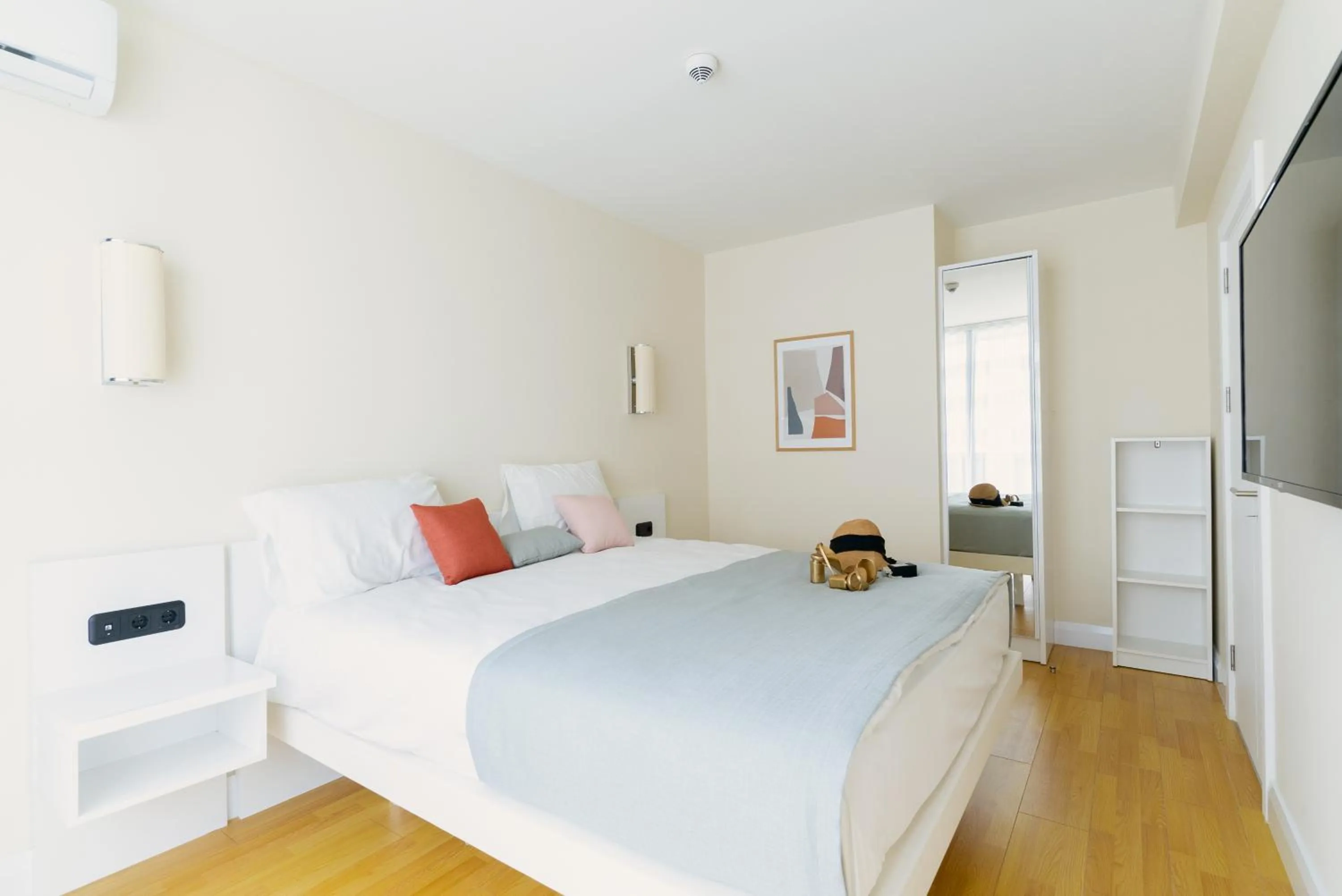 Bed in G-Point City Beach