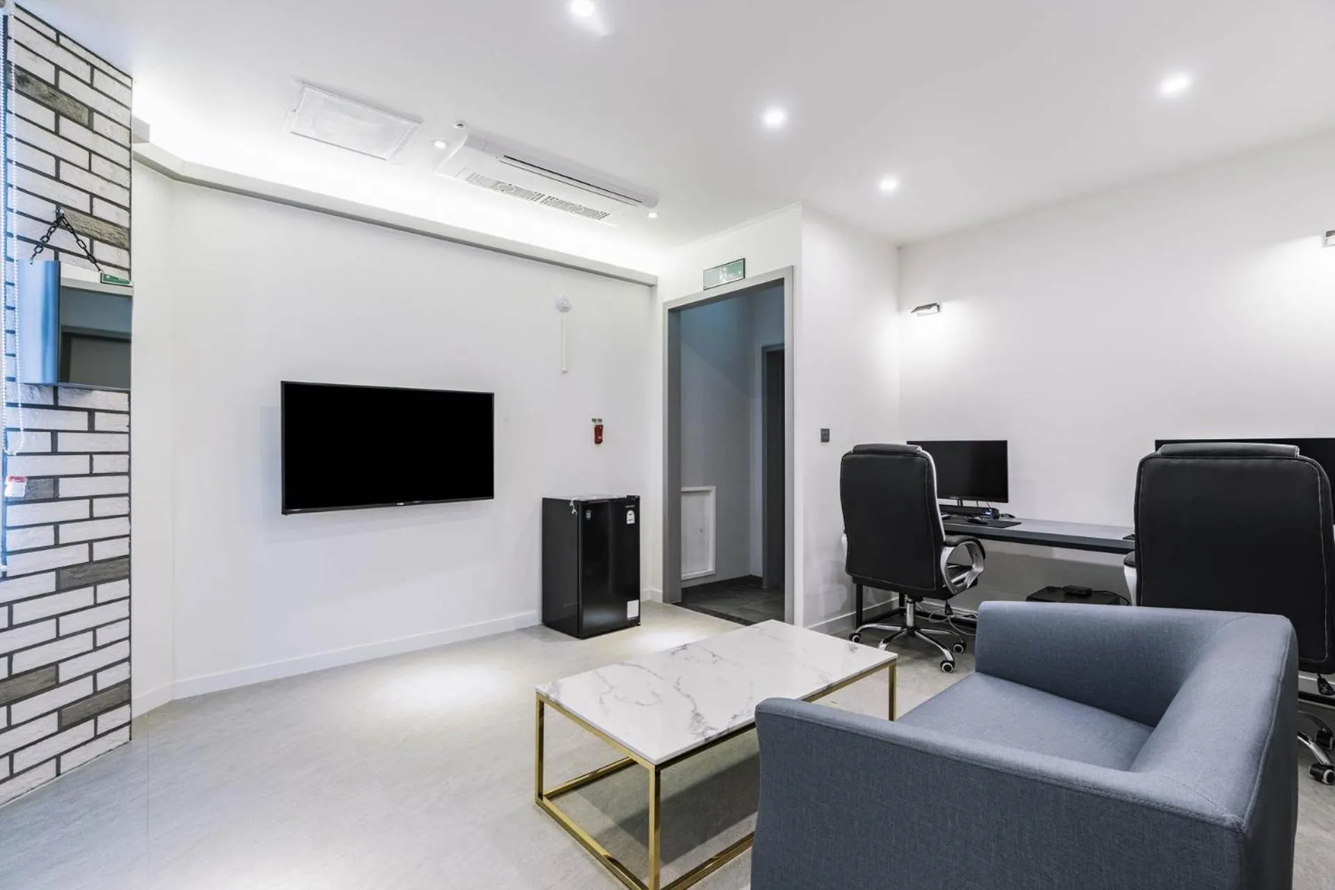 TV and multimedia, TV/Entertainment Center in Pyeongtaek Godeok Rich Stay Hotel