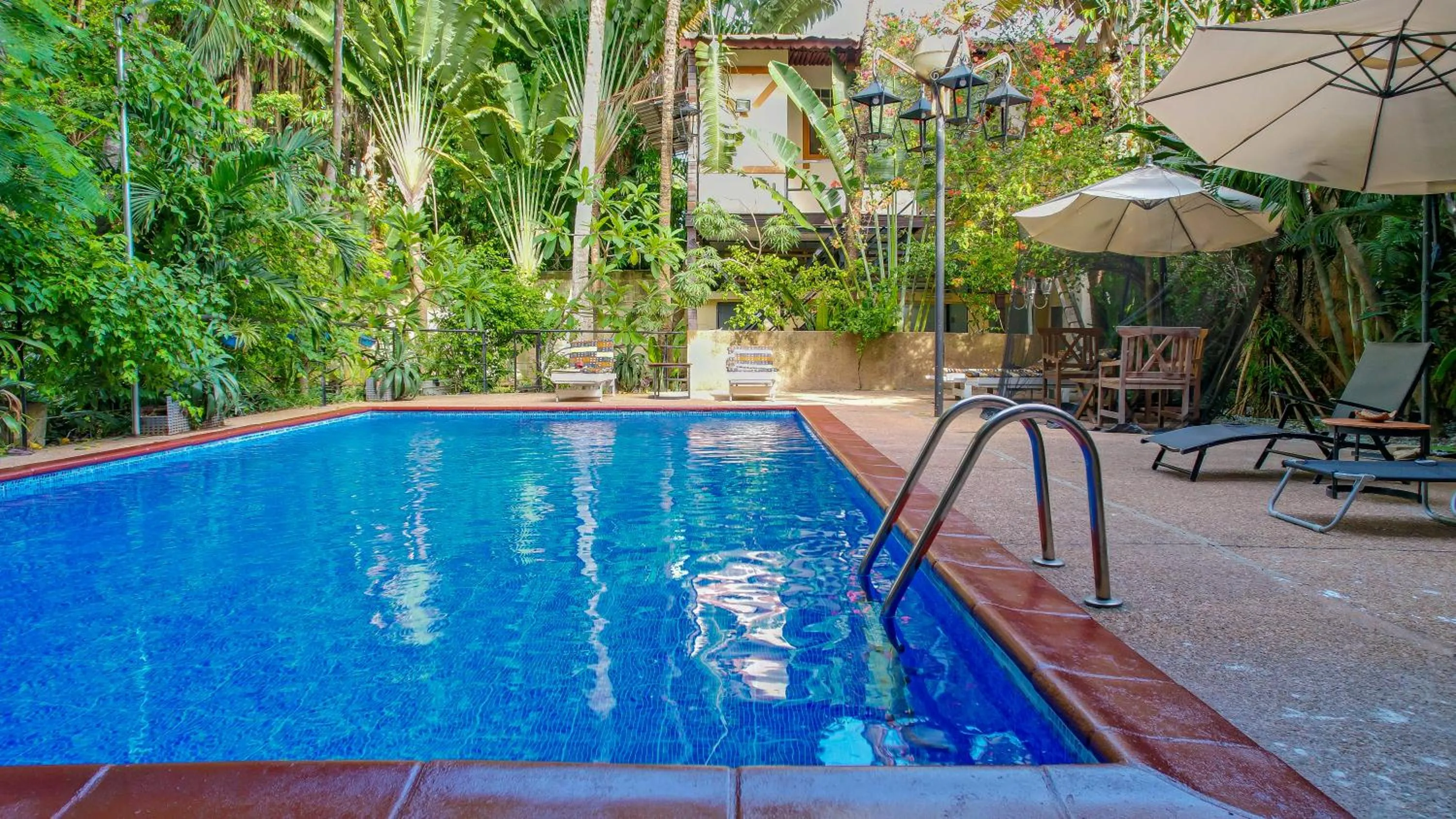 Swimming pool in Boutique Hotel Pavillon