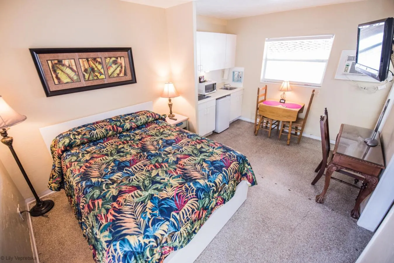 Photo of the whole room, Bed in Ocean Inn