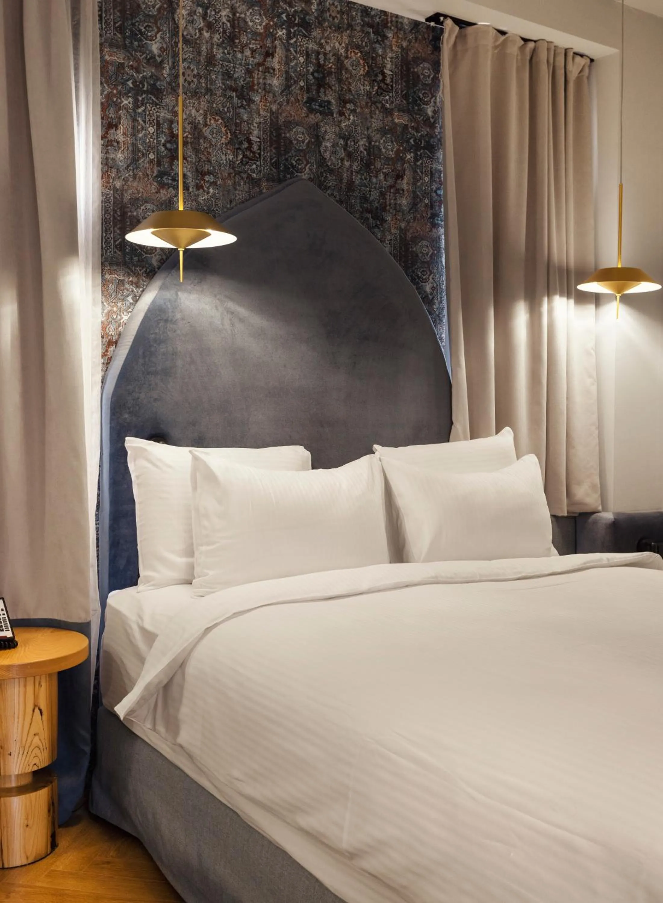 Bedroom, Bed in Abanotubani Boutique hotel