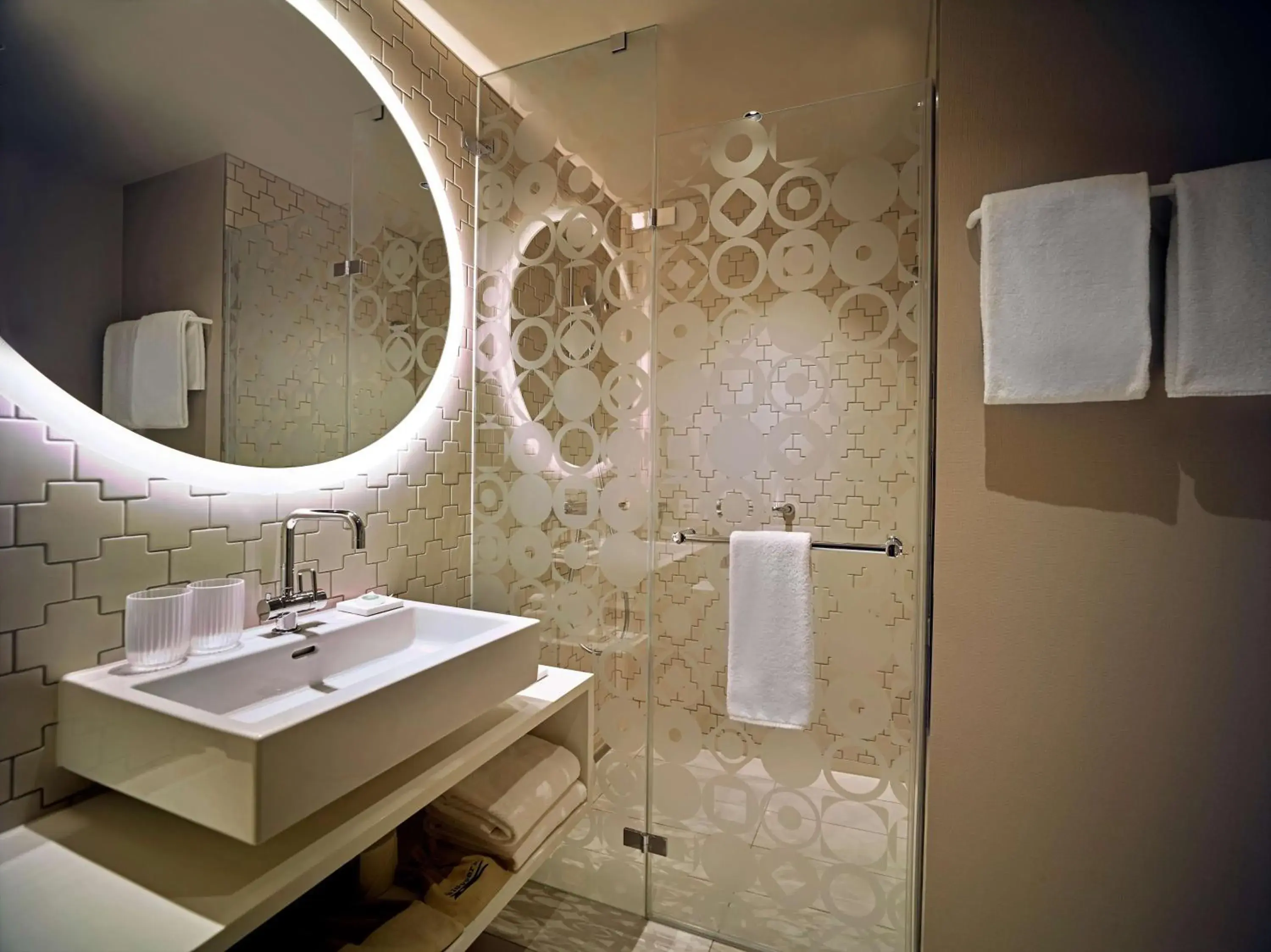 Twin Room in Hyatt Place Zurich Airport the Circle Twin Room in Hyatt Place Zurich Airport the Circle