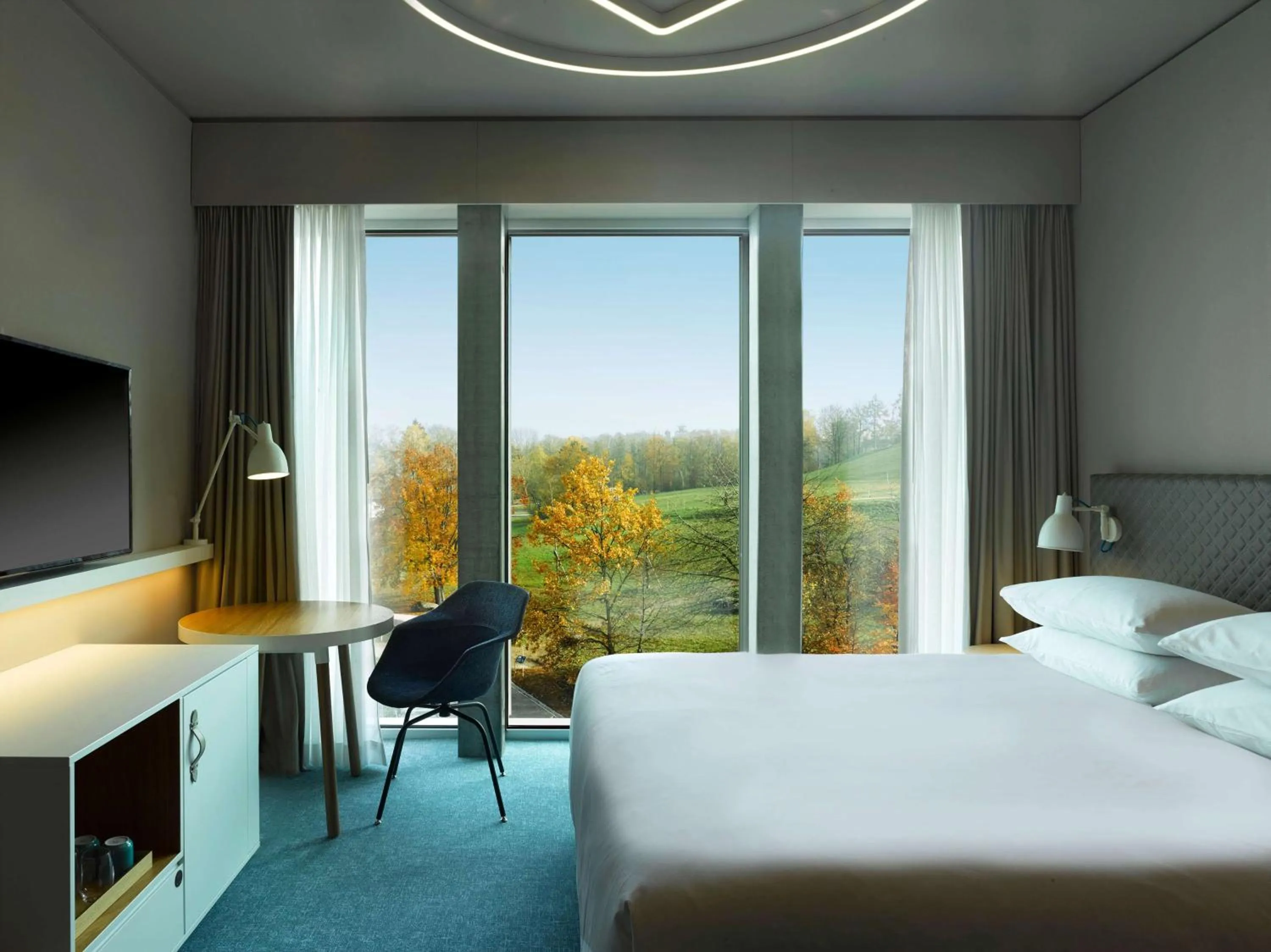 Bed in Hyatt Place Zurich Airport the Circle
