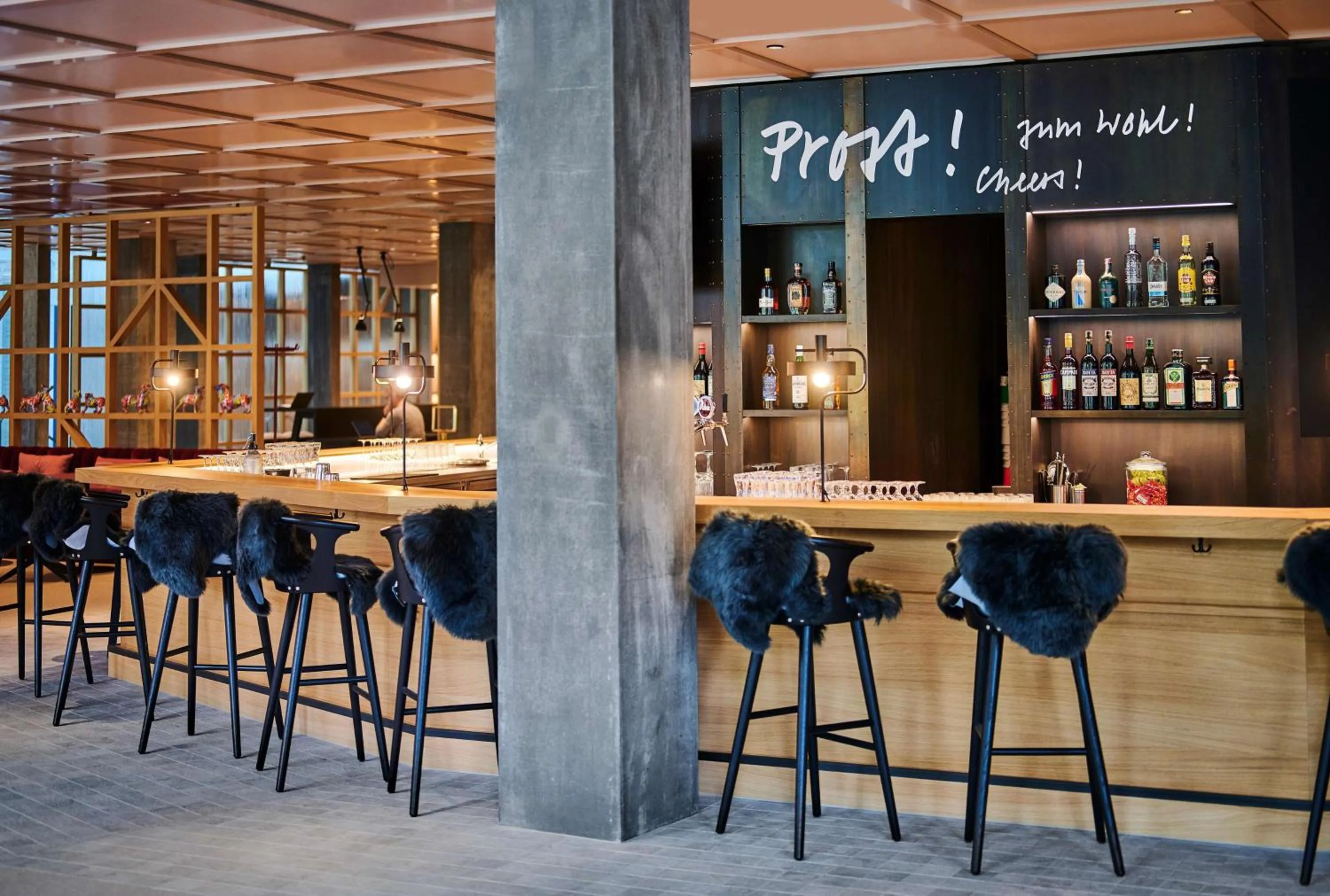 Restaurant/places to eat in Hyatt Place Zurich Airport the Circle