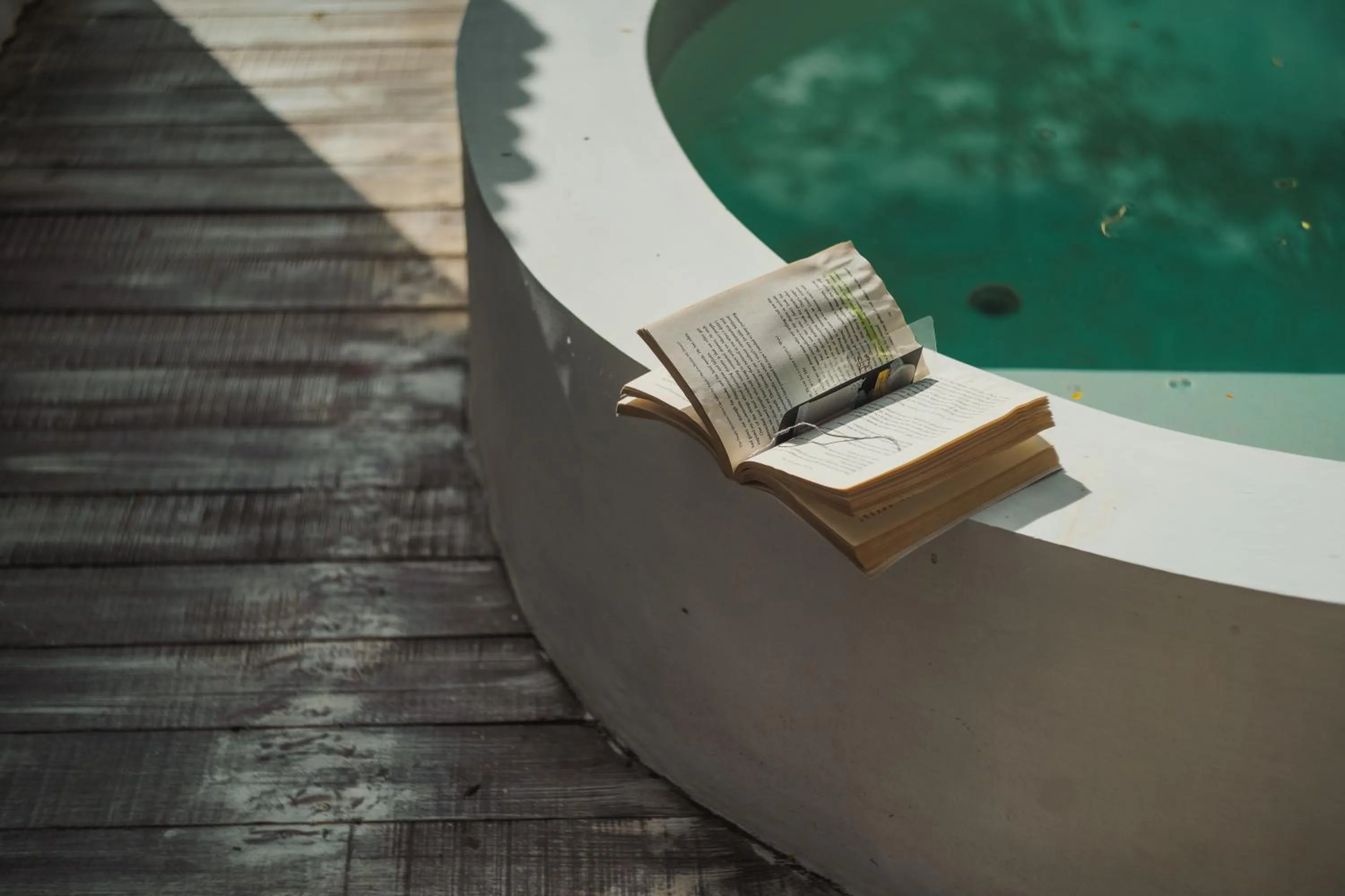 Woywoy Escape Bresela Adults Only