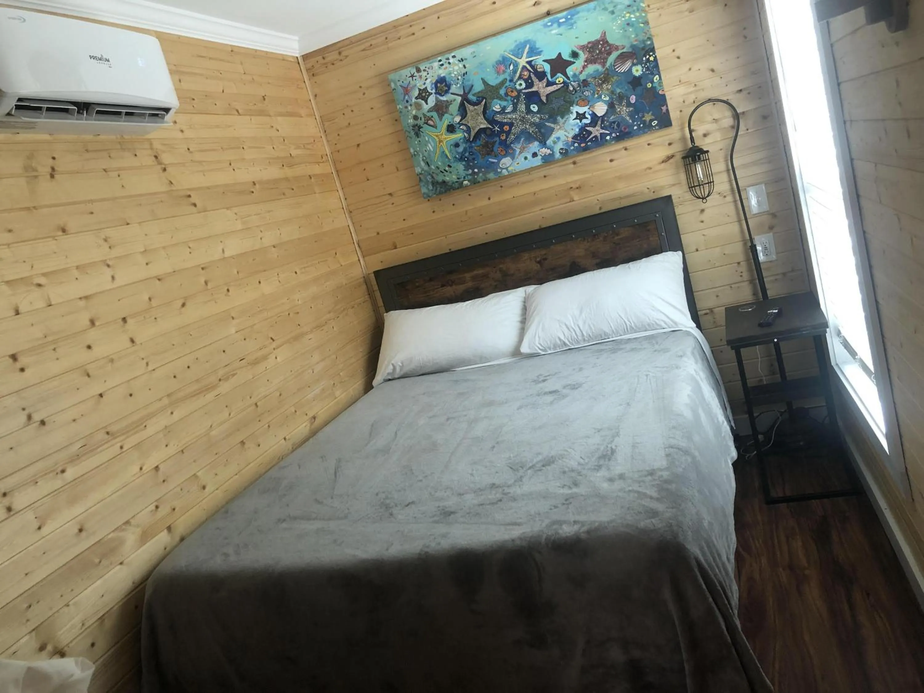 Bedroom, Bed in Camptel Poconos