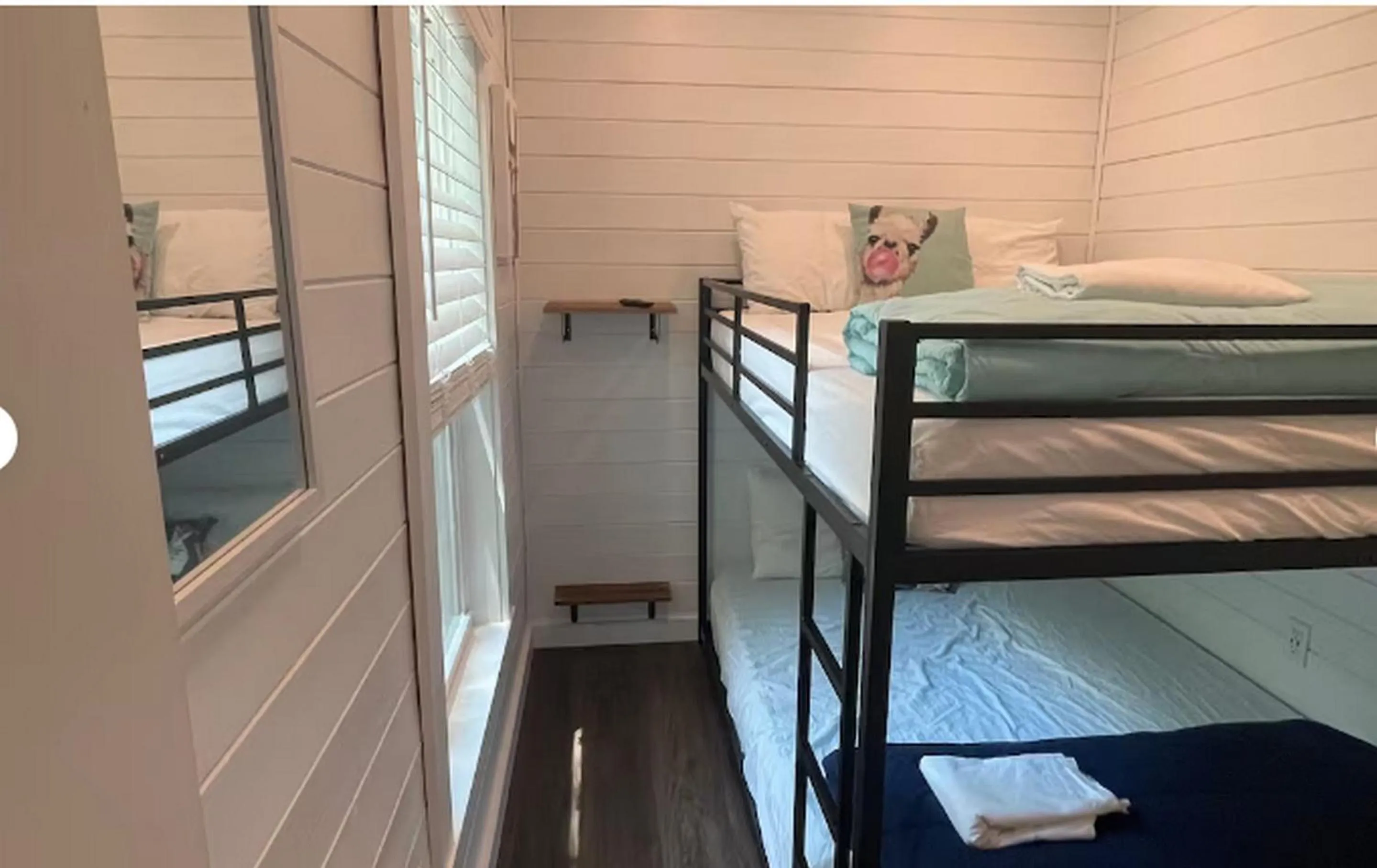 Photo of the whole room, Bed in Camptel Poconos