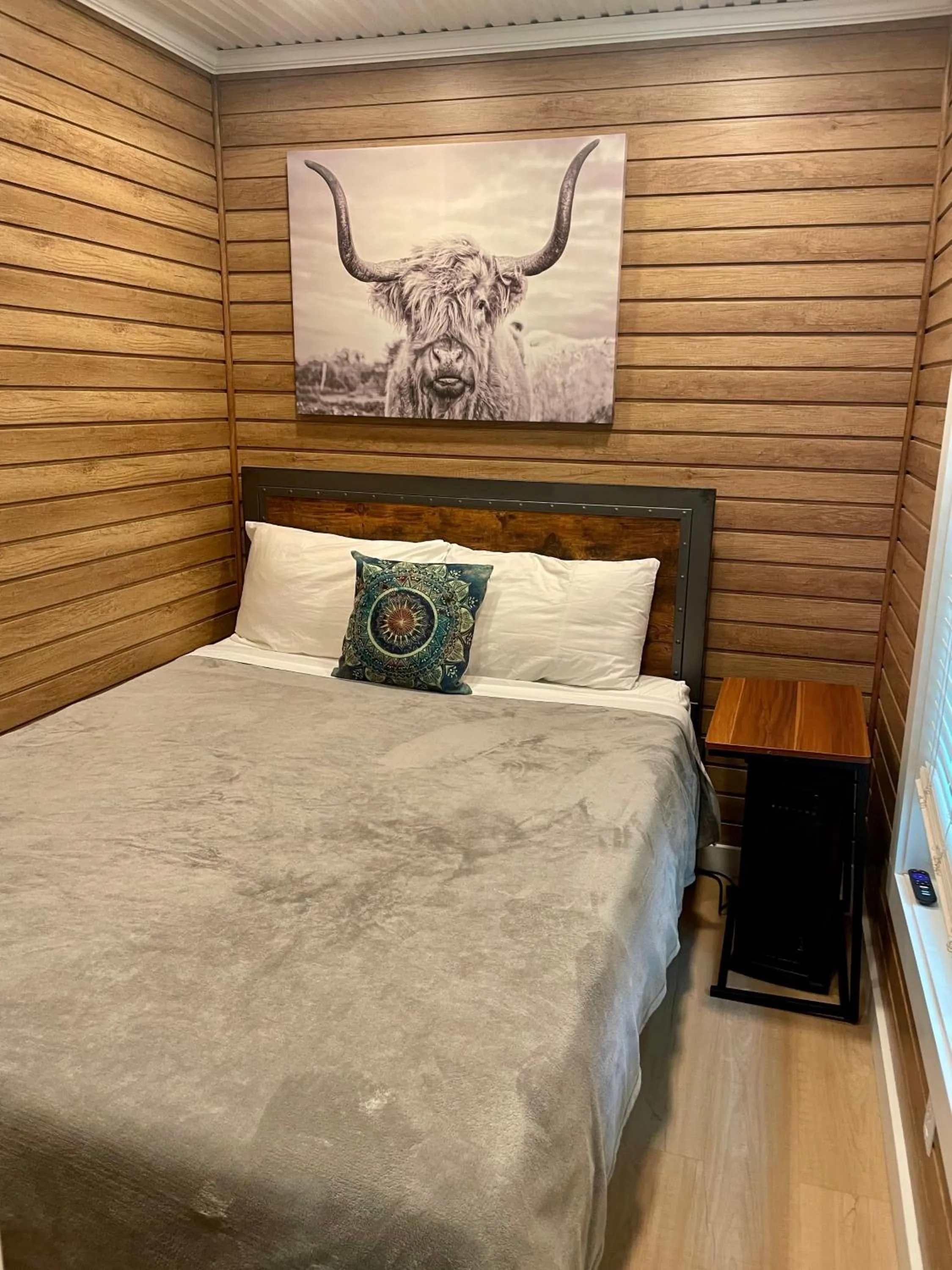 Bedroom, Bed in Camptel Poconos