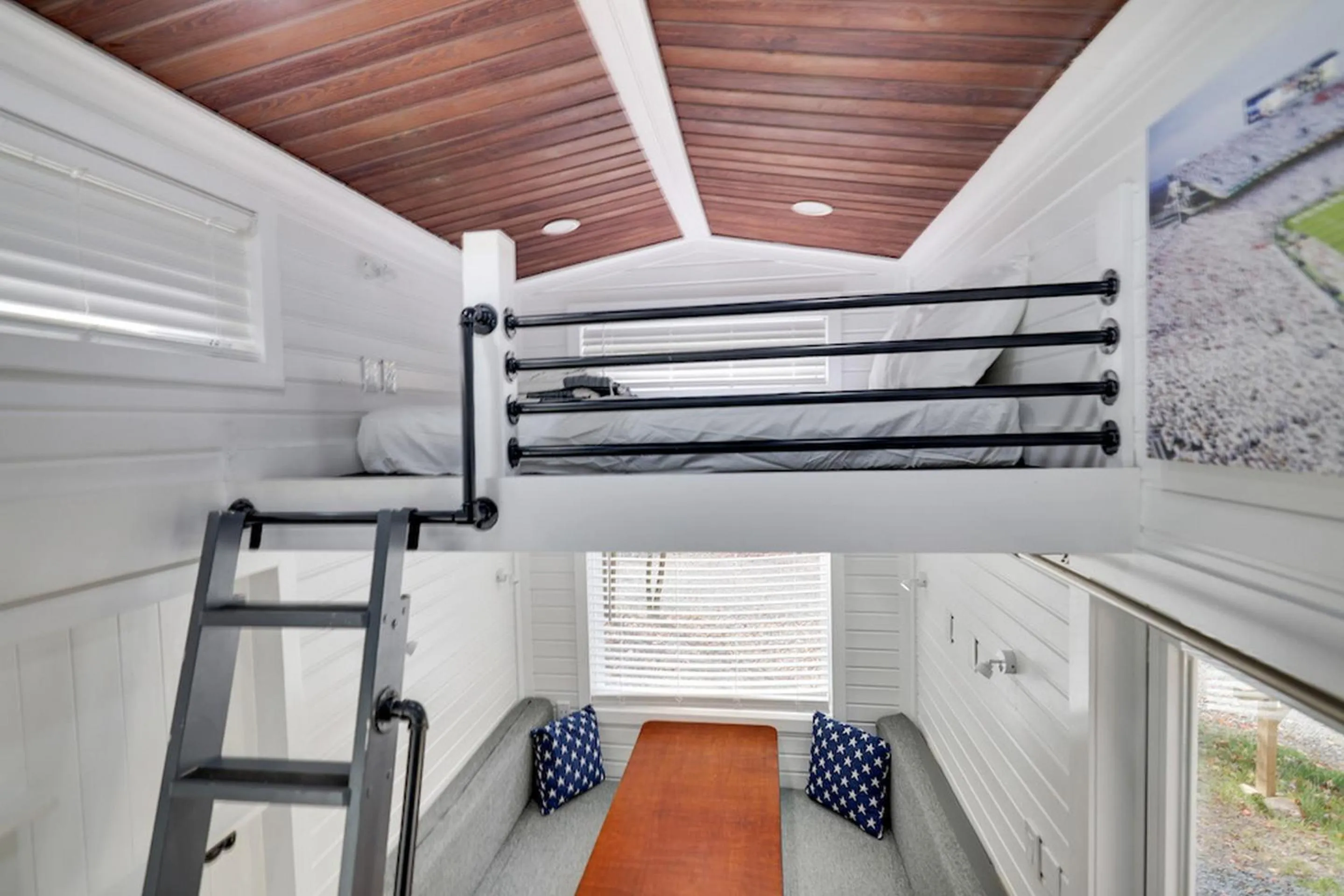 Bedroom, Bed in Camptel Poconos