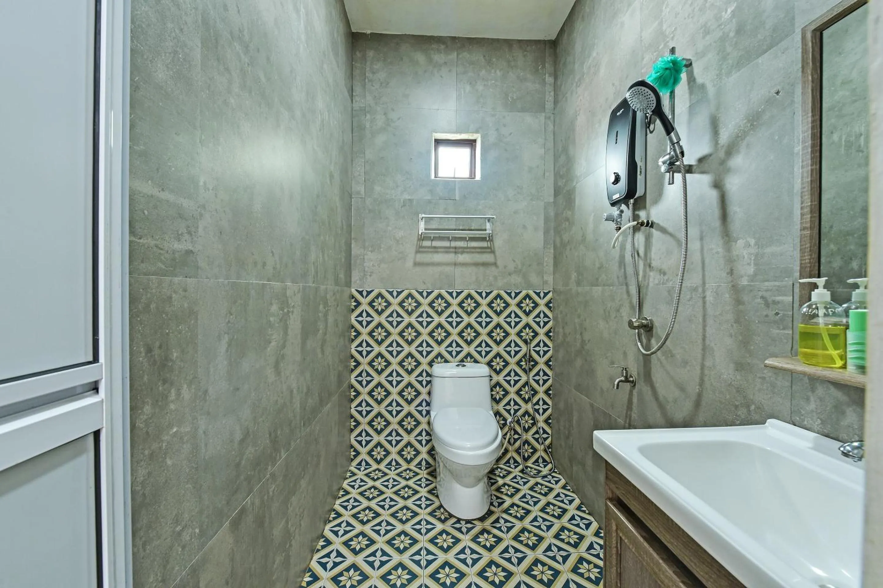 Bathroom in Hotel O Jentayu Homestay Pontian