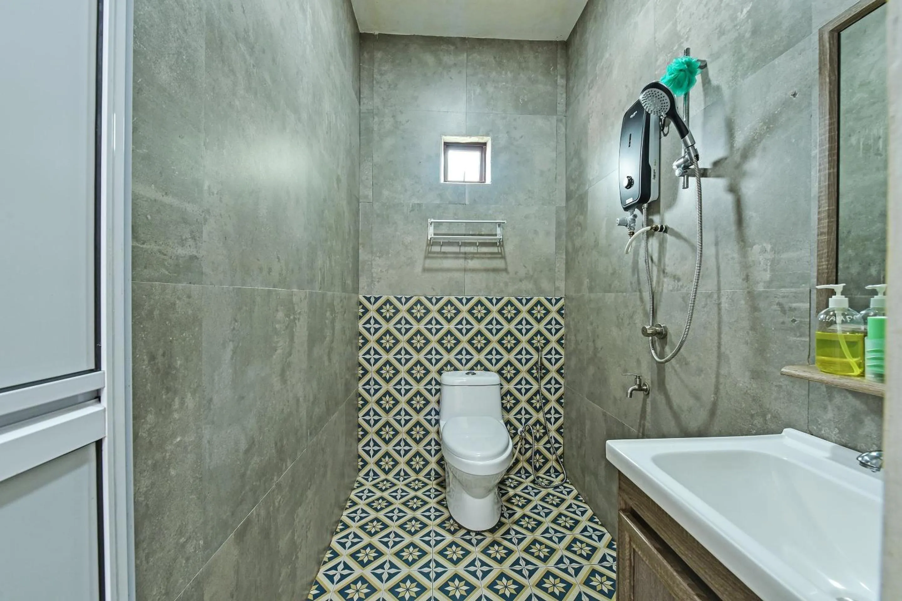 Bathroom in Hotel O Jentayu Homestay Pontian