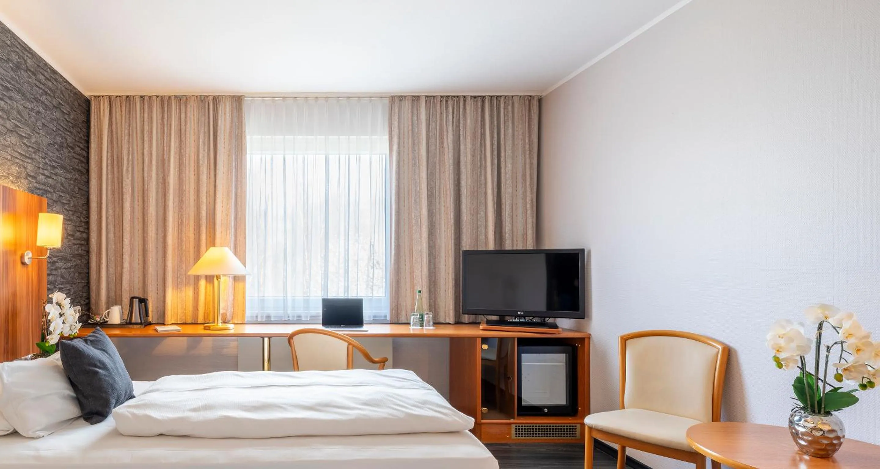 TV and multimedia, Bed in Best Western Plaza Hotel Zwickau