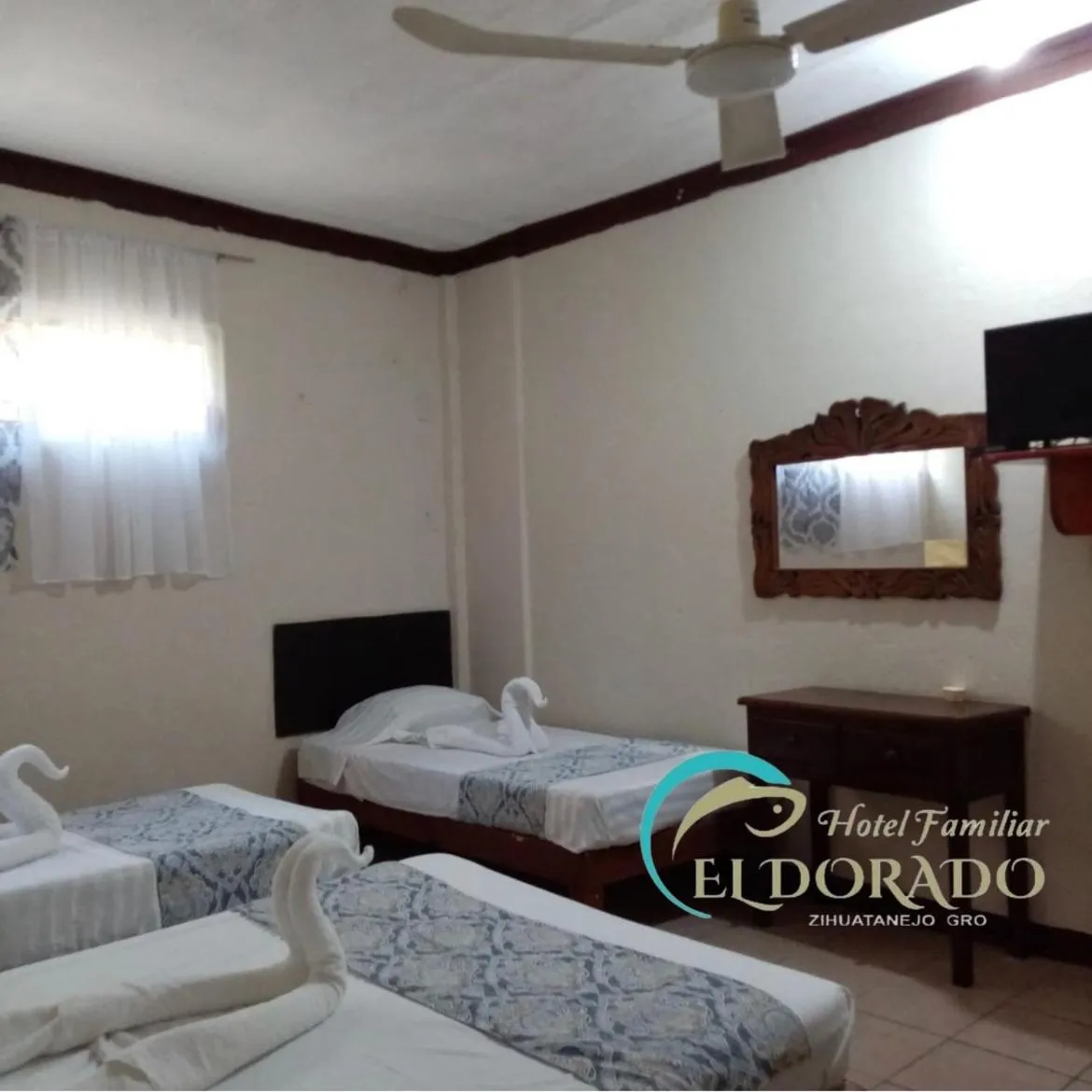 Shower, Bed in Hotel Familiar El Dorado