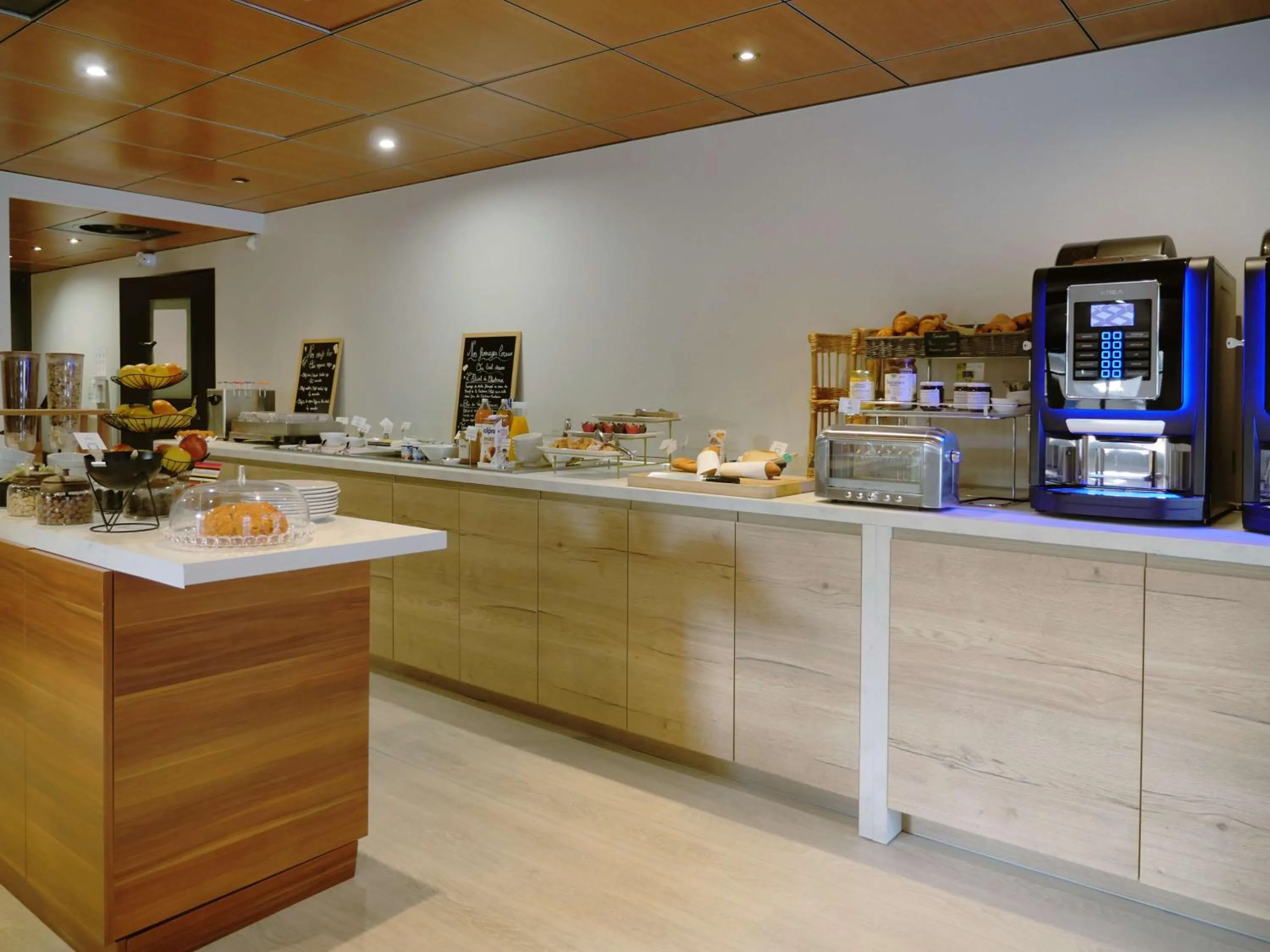 Breakfast in Best Western Hotel Atrium Valence