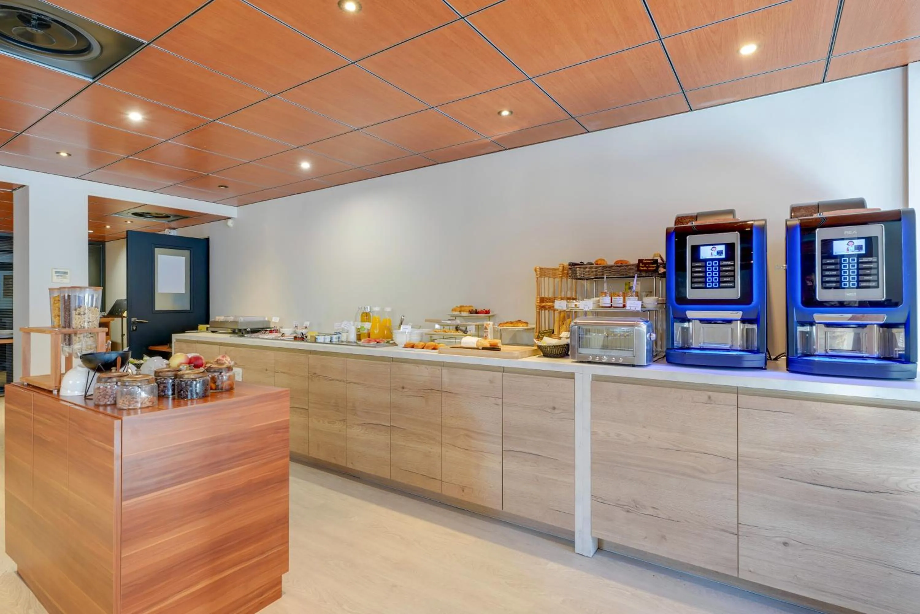 Breakfast in Best Western Hotel Atrium Valence