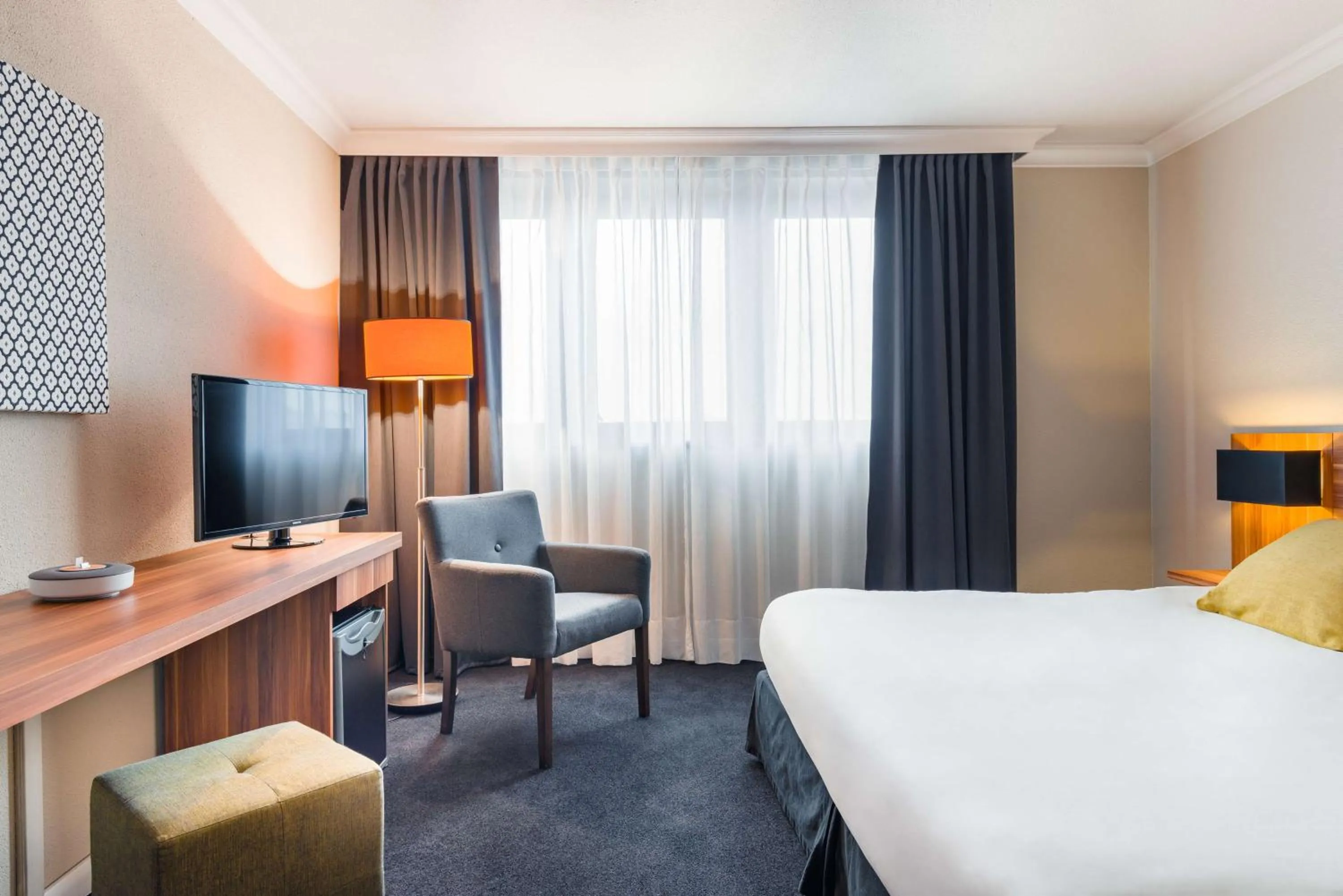 Bedroom, Bed in Best Western Hotel Atrium Valence