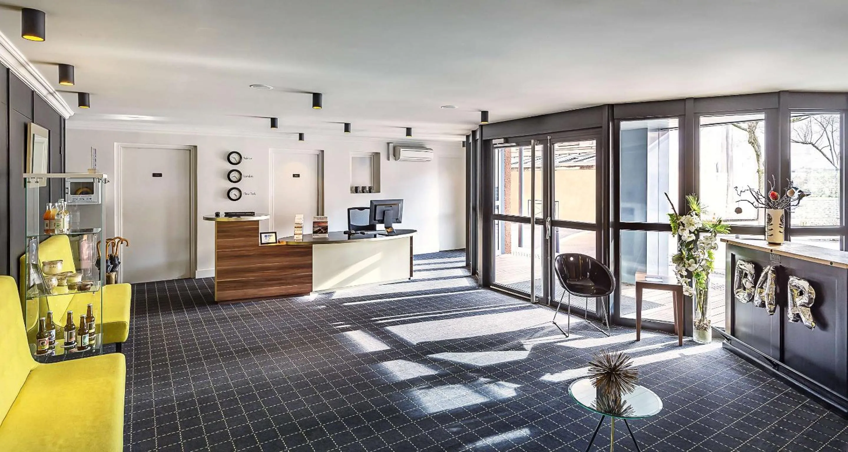 Lobby or reception in Best Western Hotel Atrium Valence