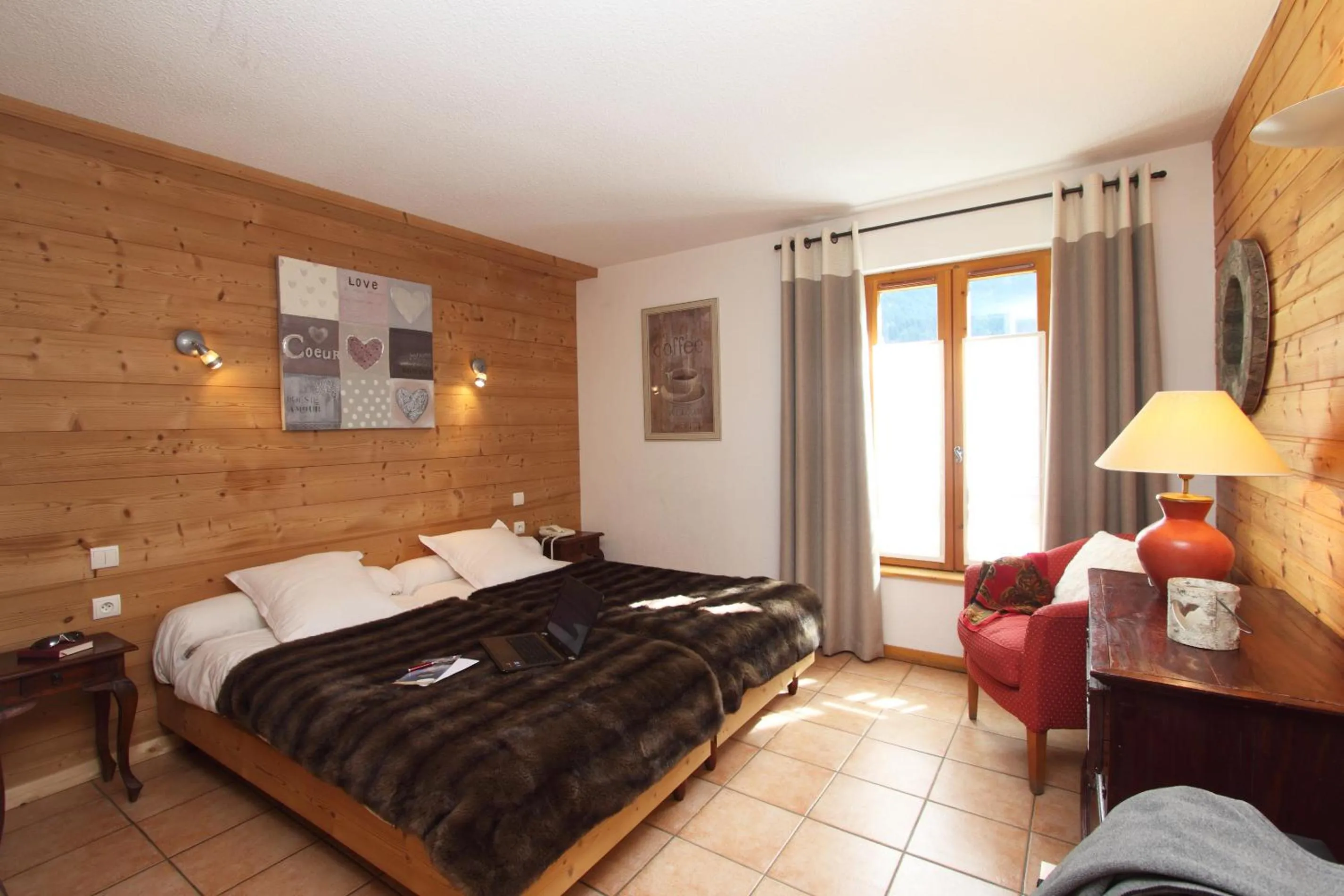 Bed in Cosy Appart'Hotel - Panoramic Village - La Grave