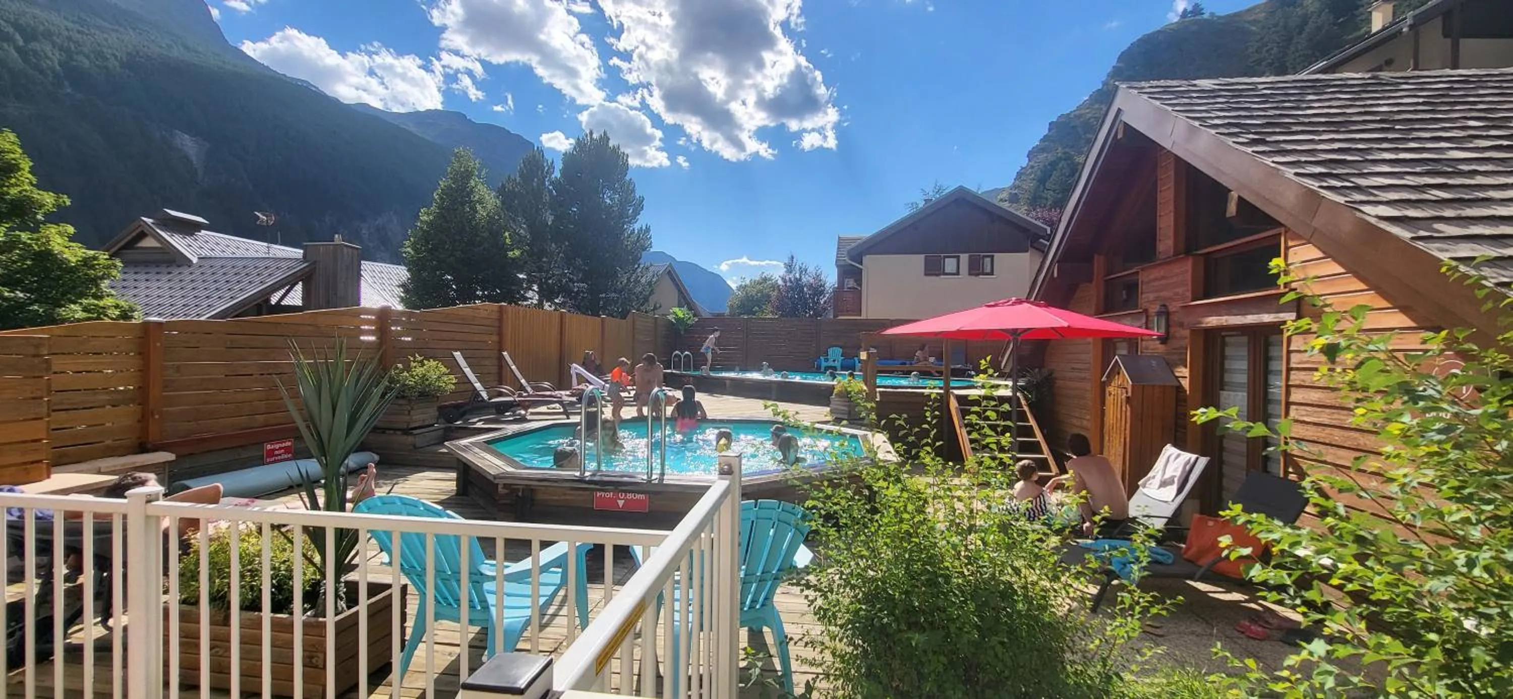 Pool view in Cosy Appart'Hotel - Panoramic Village - La Grave