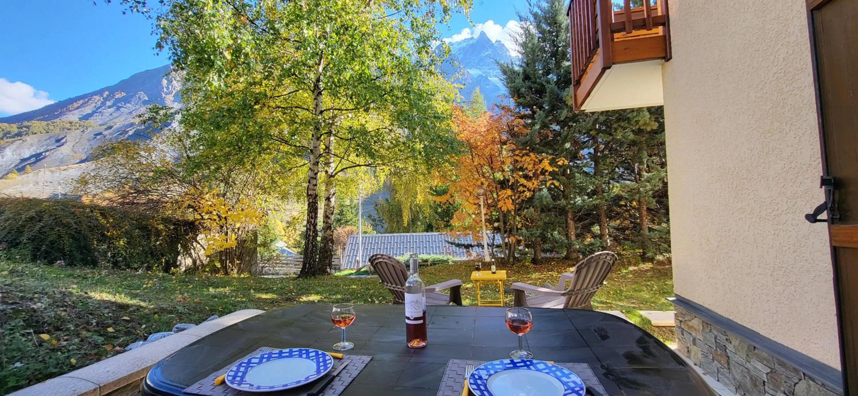 Patio in Panoramic Village - Locations vue Glaciers - Chez Philippe