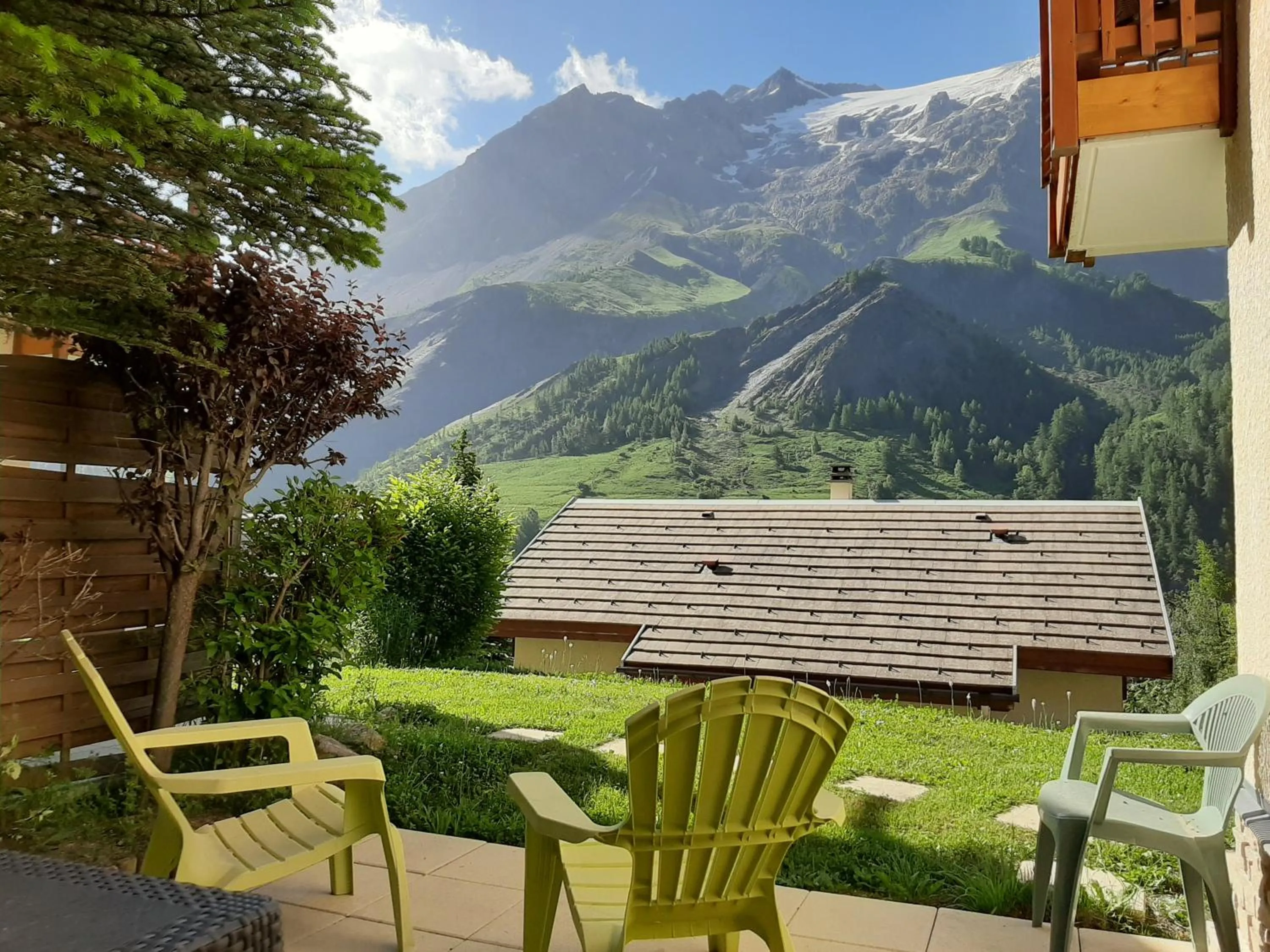 Patio in Cosy Appart'Hotel - Panoramic Village - La Grave