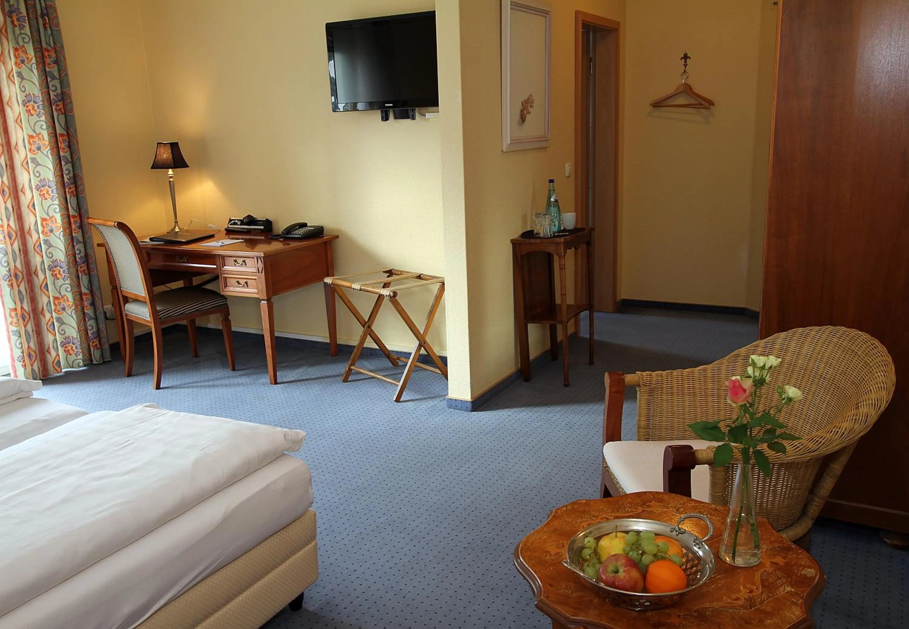 Photo of the whole room, Bed in Hotel Lindemann