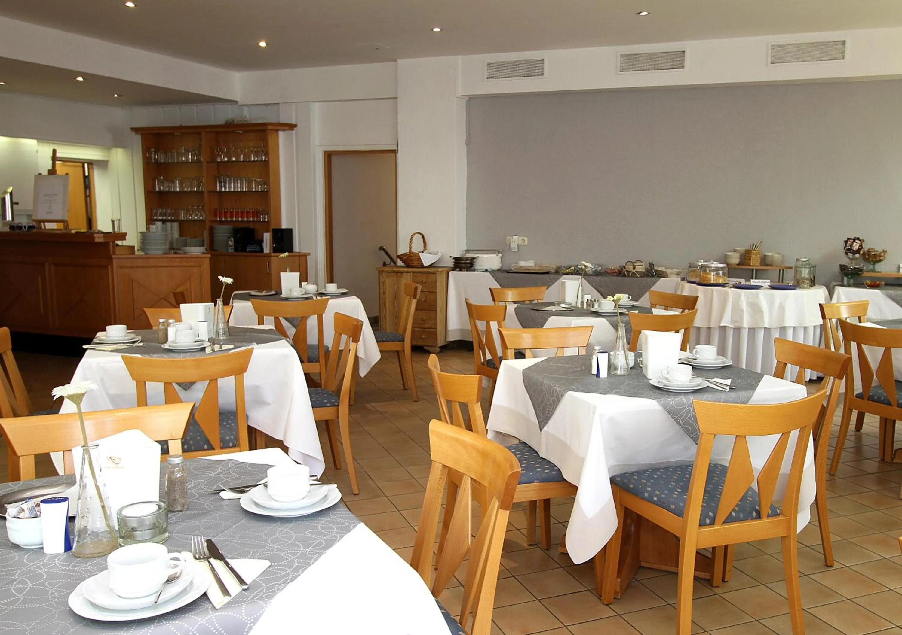 Buffet breakfast in Hotel Lindemann