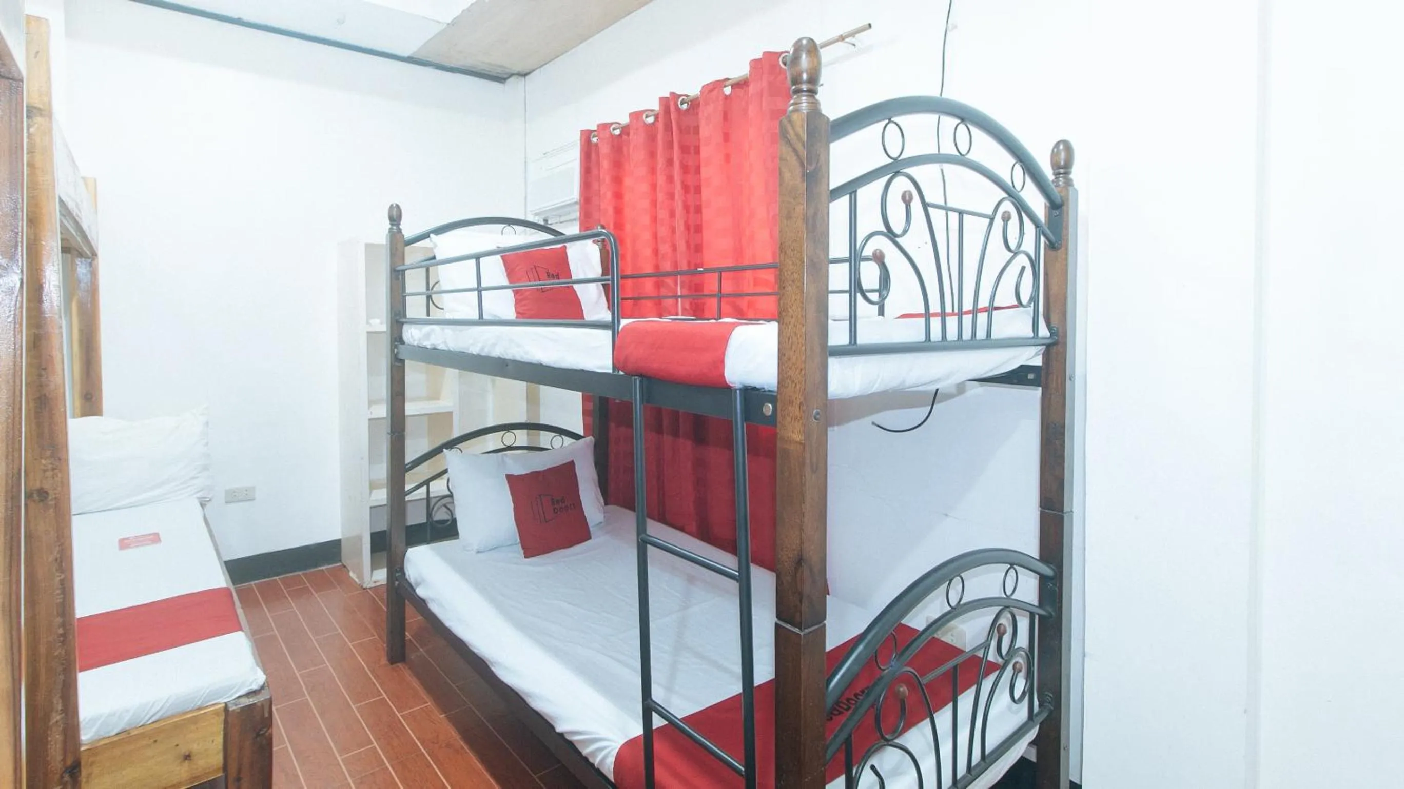 bunk bed, Bed in RedDoorz @ Lualhati Garden Cottage El Nido Palawan