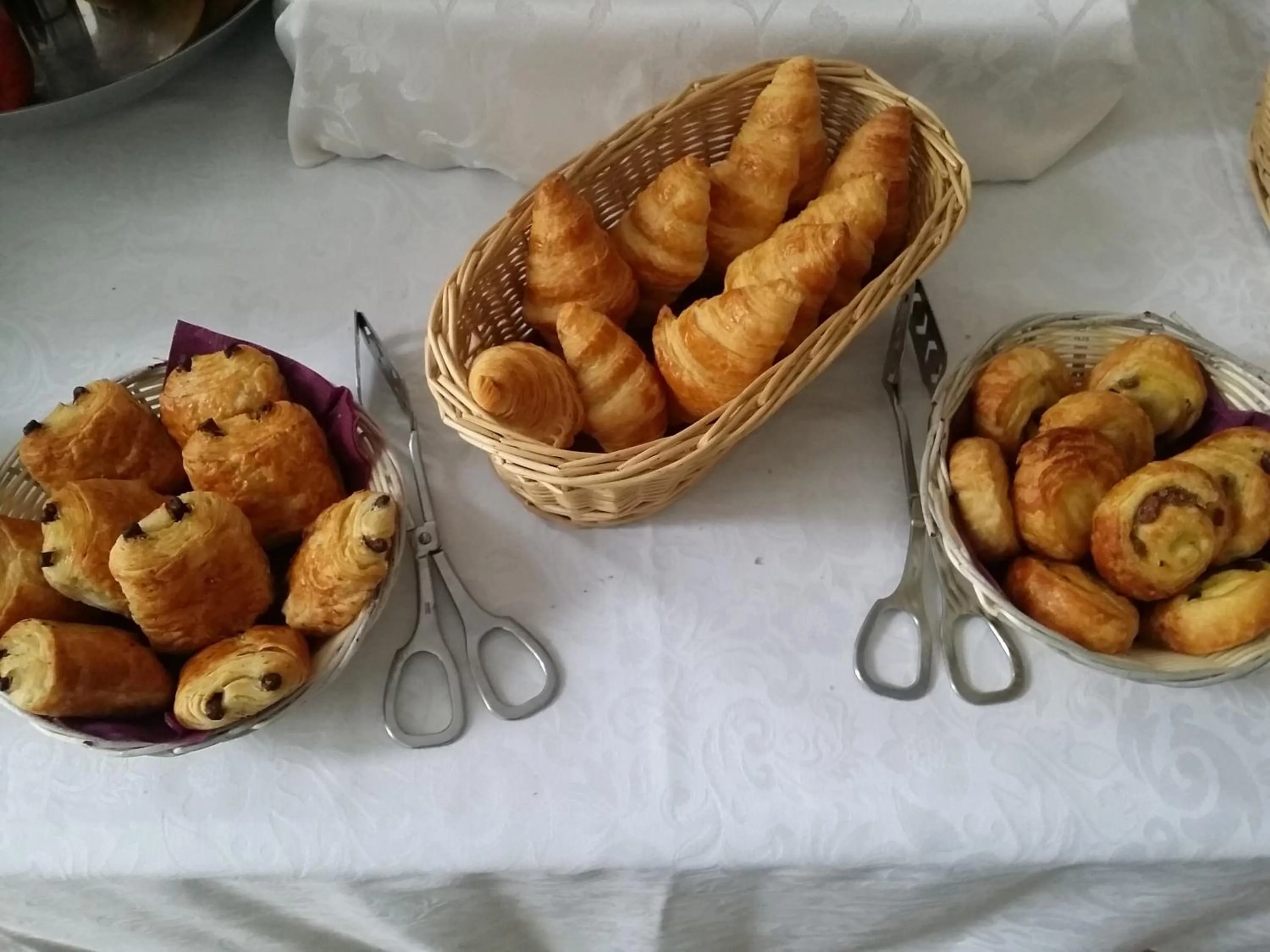 Buffet breakfast in Hôtel Riquet