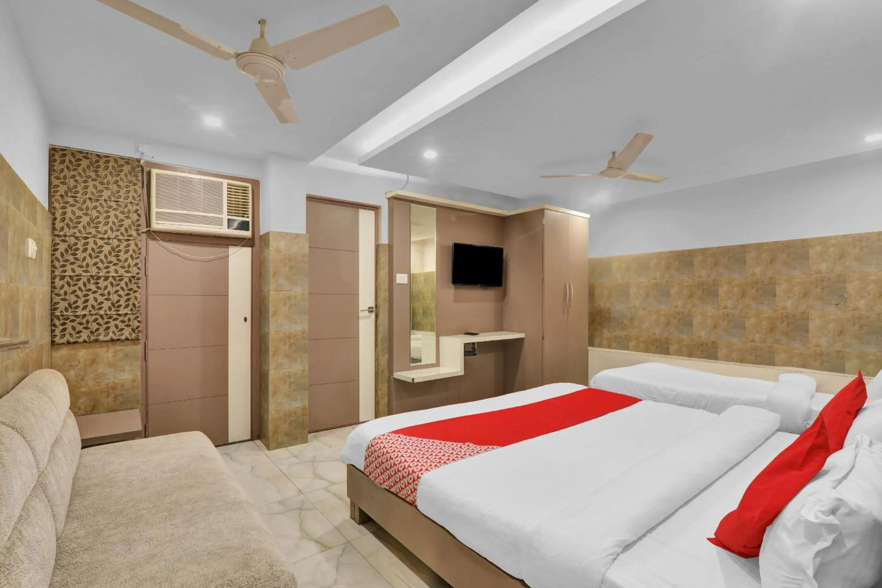 Bedroom, Bed in Super Hotel O Sada Shiv Guest House