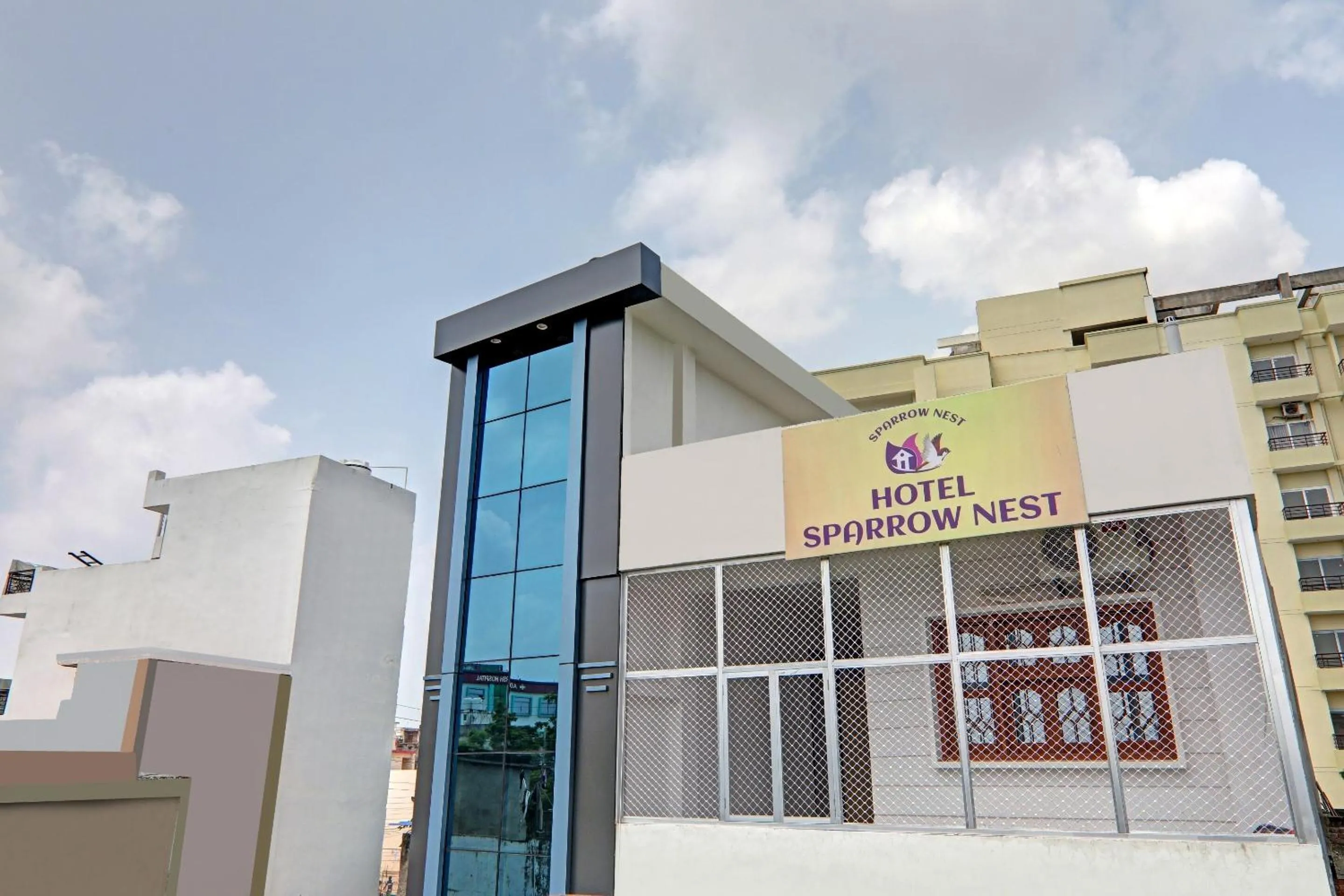 Facade/entrance in Hotel O by OYO Sparrow Nest