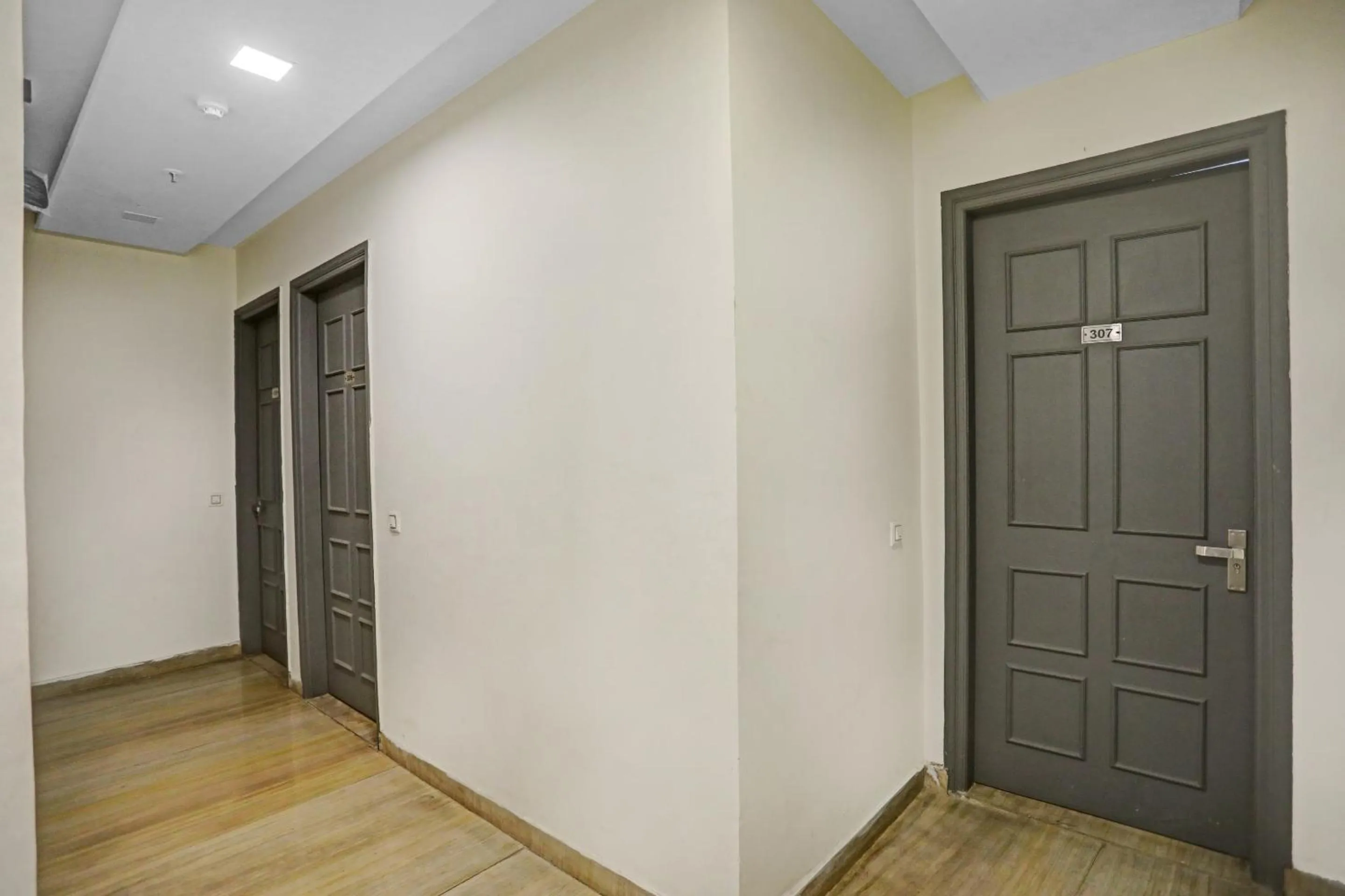 Lobby or reception in Super Townhouse Mannat Rohini 16