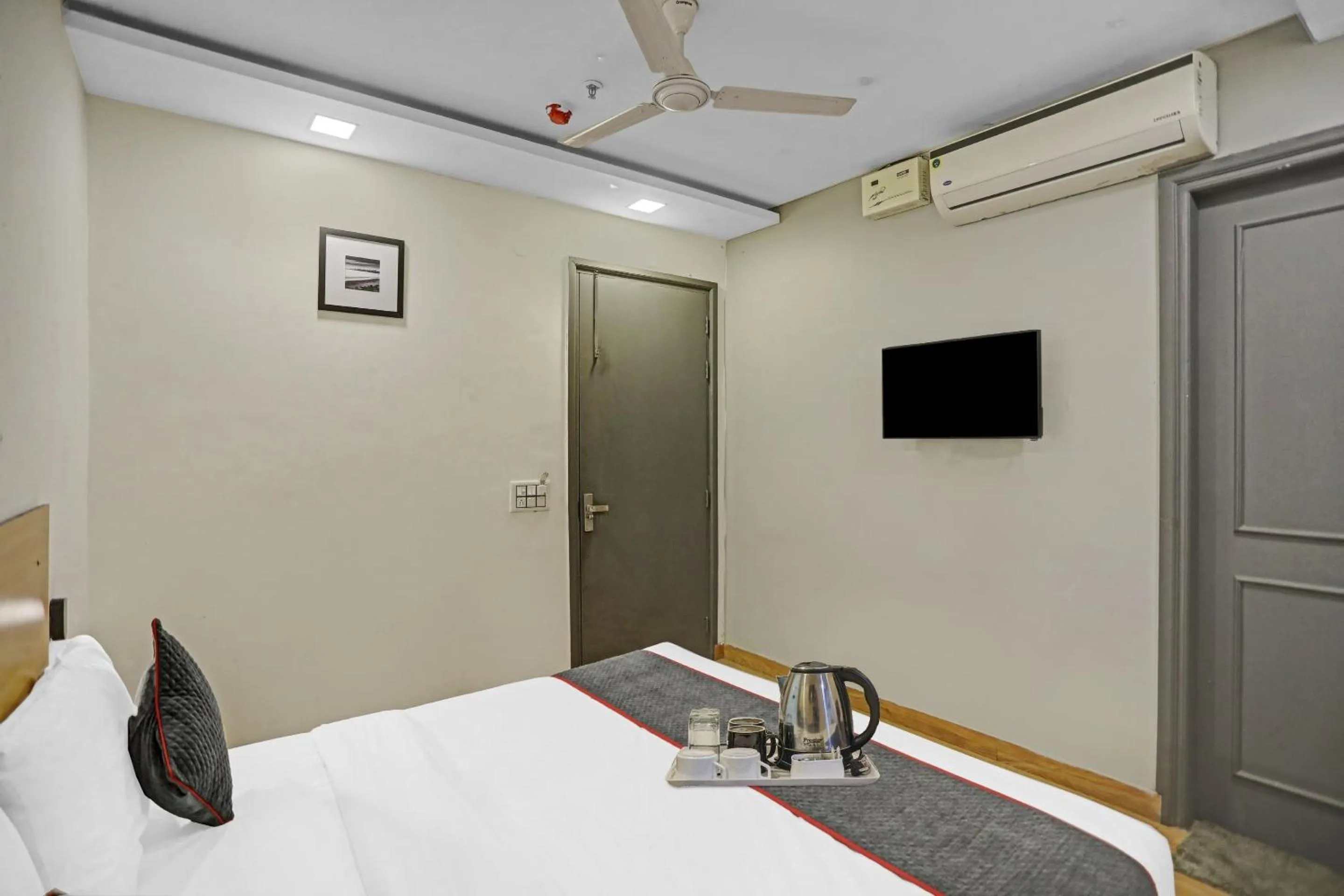 Bedroom, Bed in Super Townhouse Mannat Rohini 16