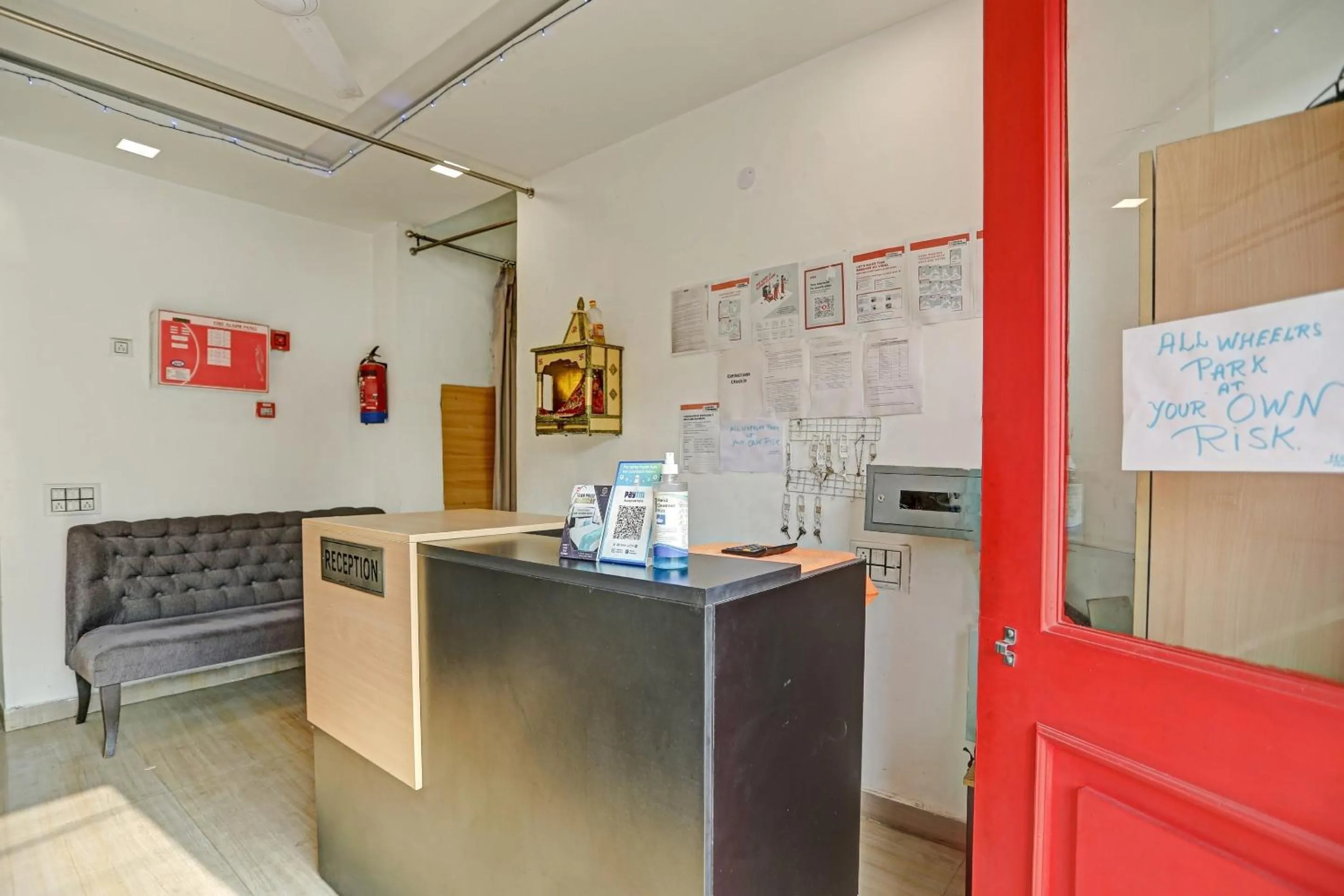 Lobby or reception in Super Townhouse Mannat Rohini 16