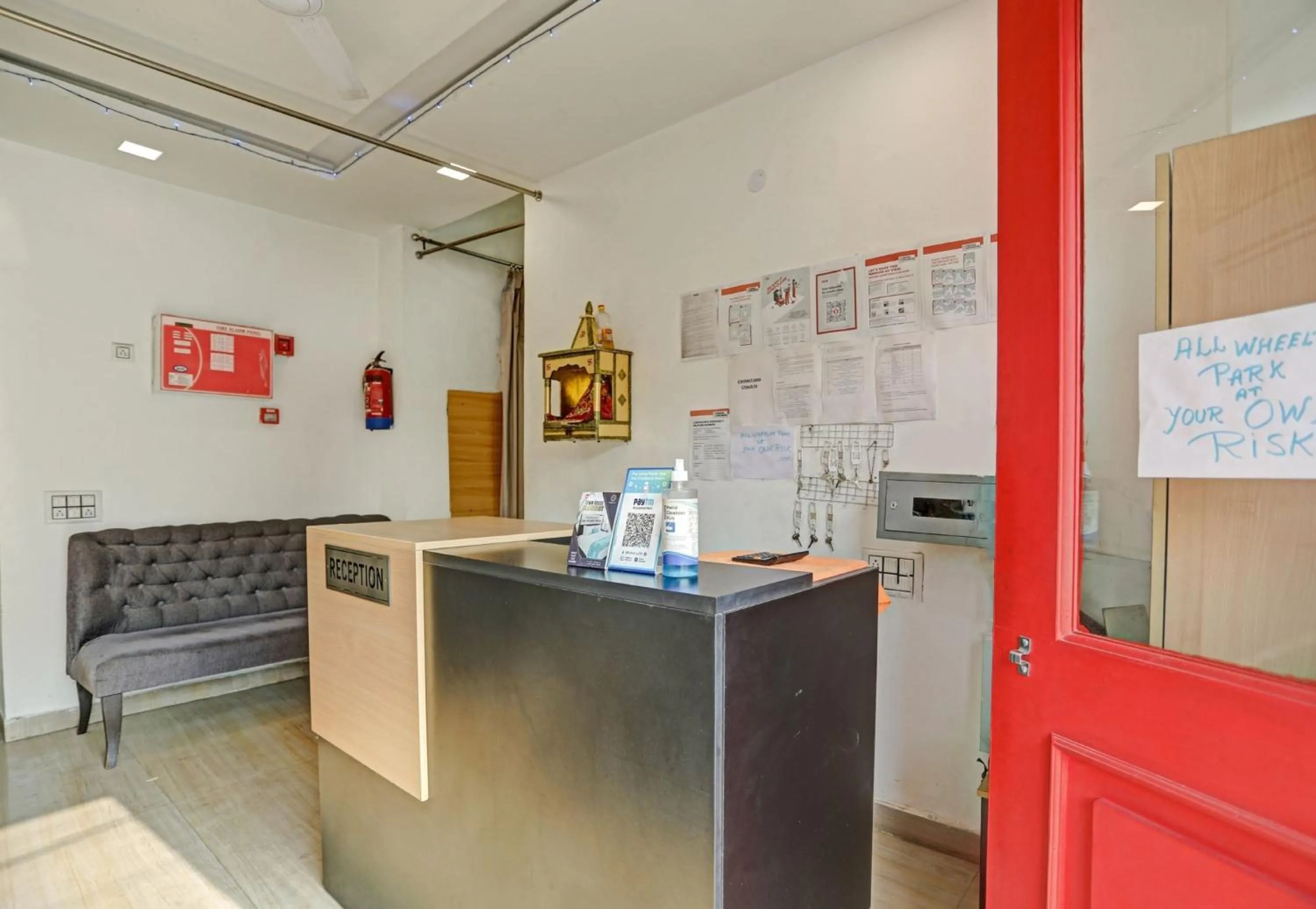 Lobby or reception in Super Townhouse Mannat Rohini 16