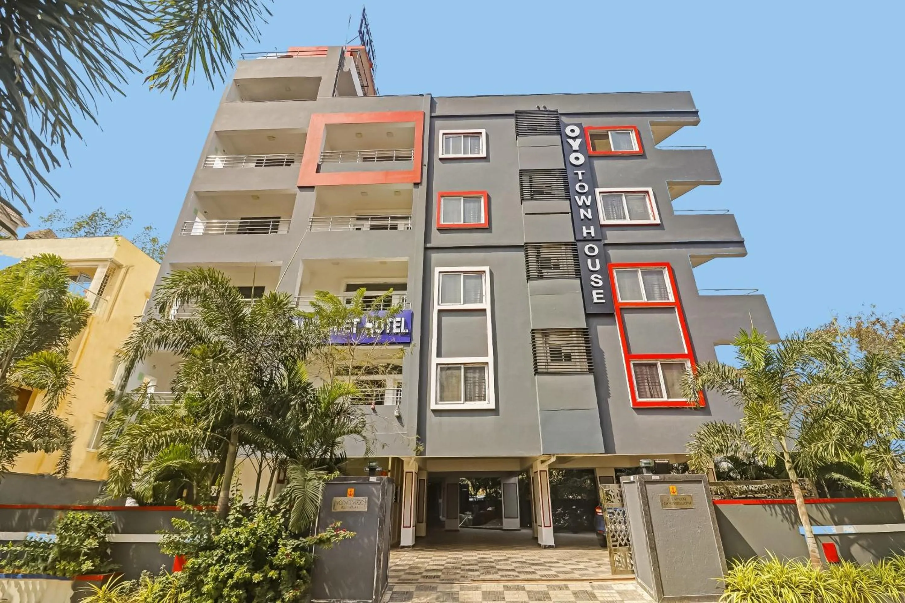 Facade/entrance in Townhouse De Alphabet