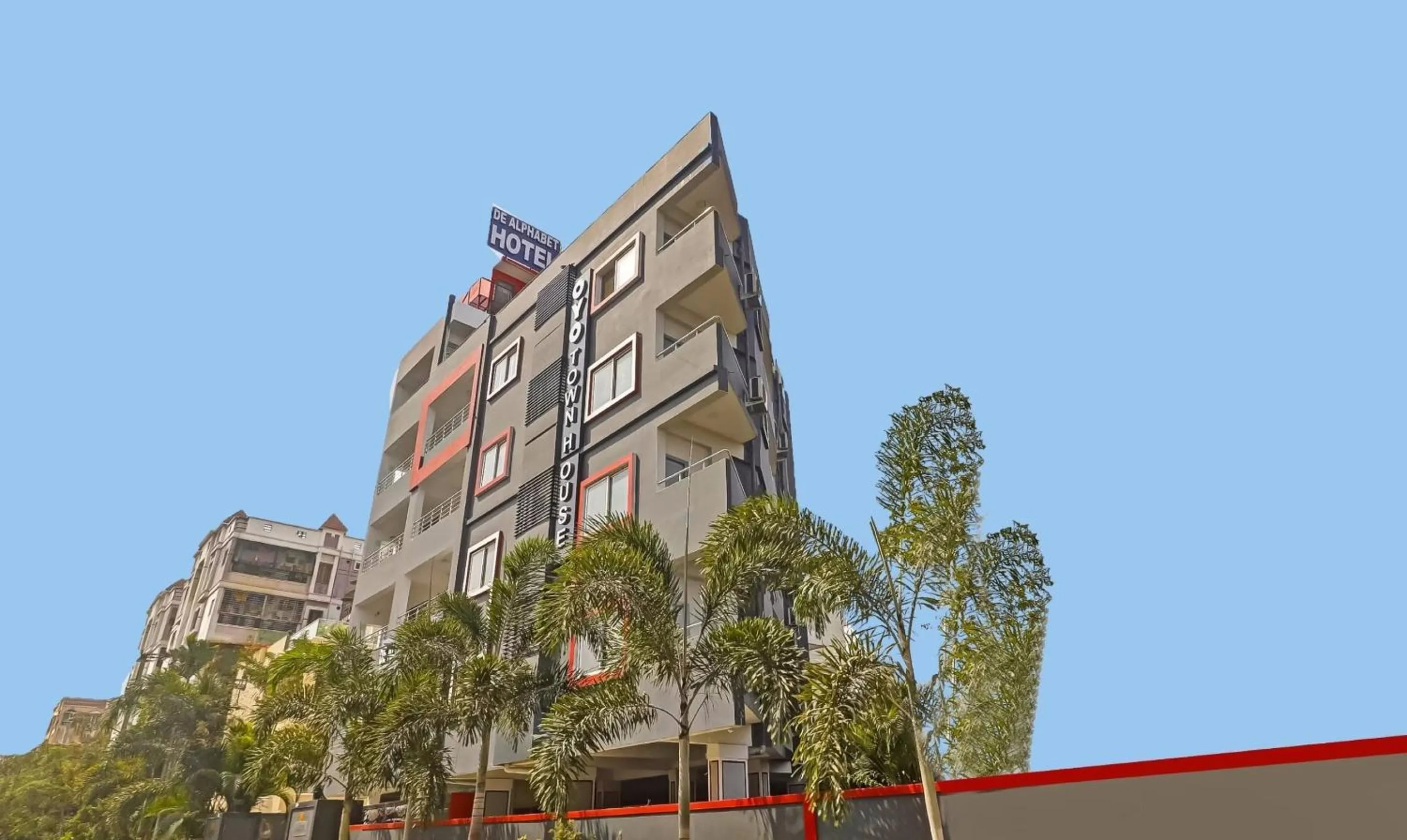 Facade/entrance in Townhouse De Alphabet