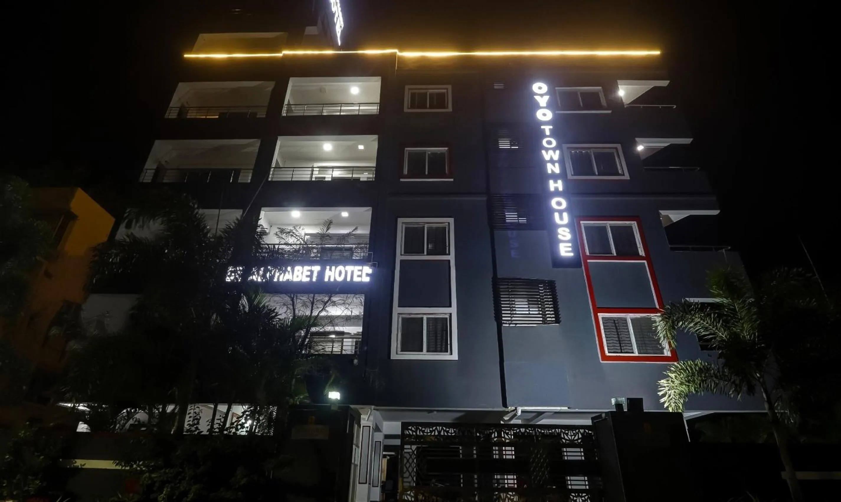 Facade/entrance in Townhouse De Alphabet