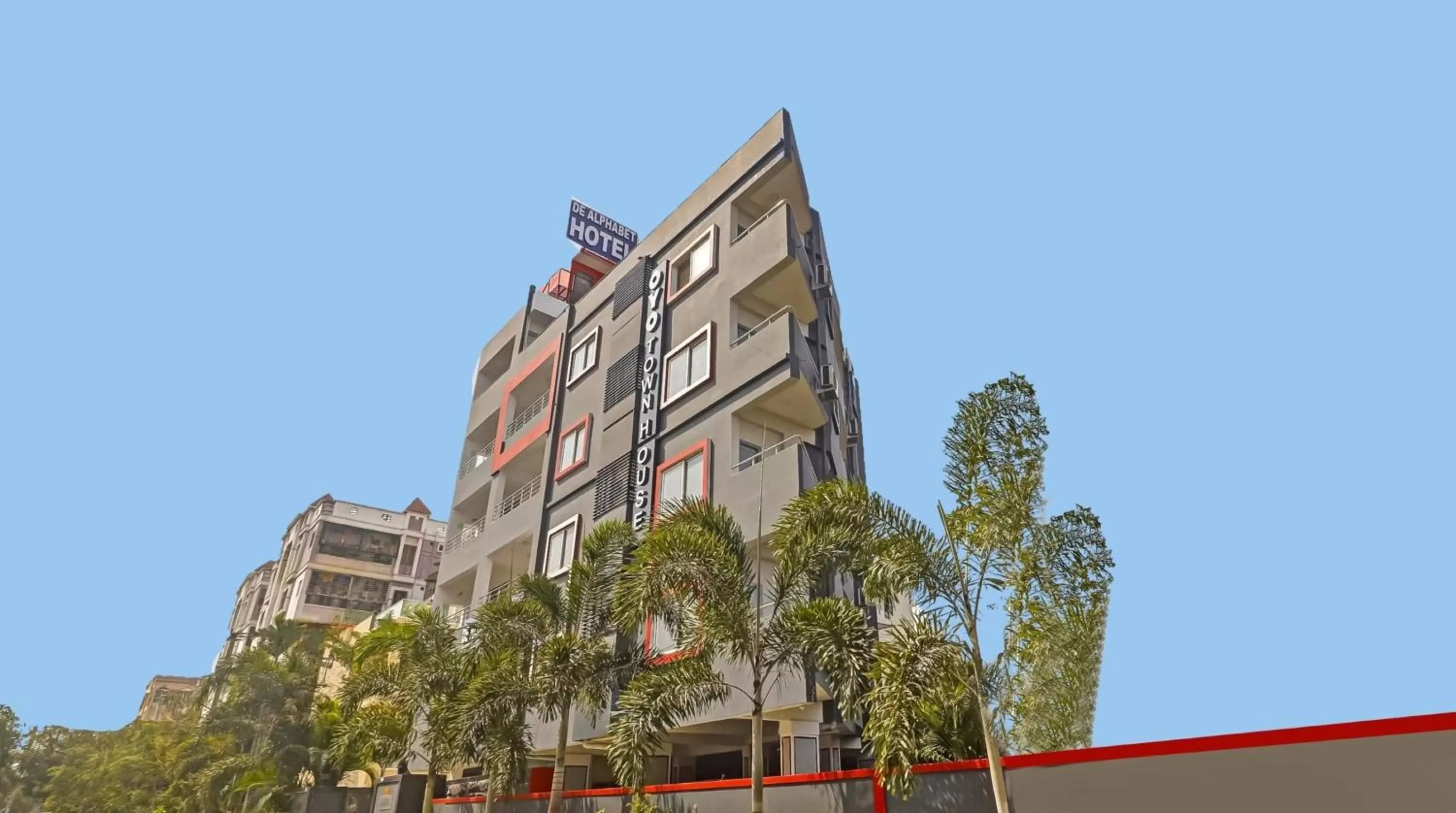 Facade/entrance in Townhouse De Alphabet