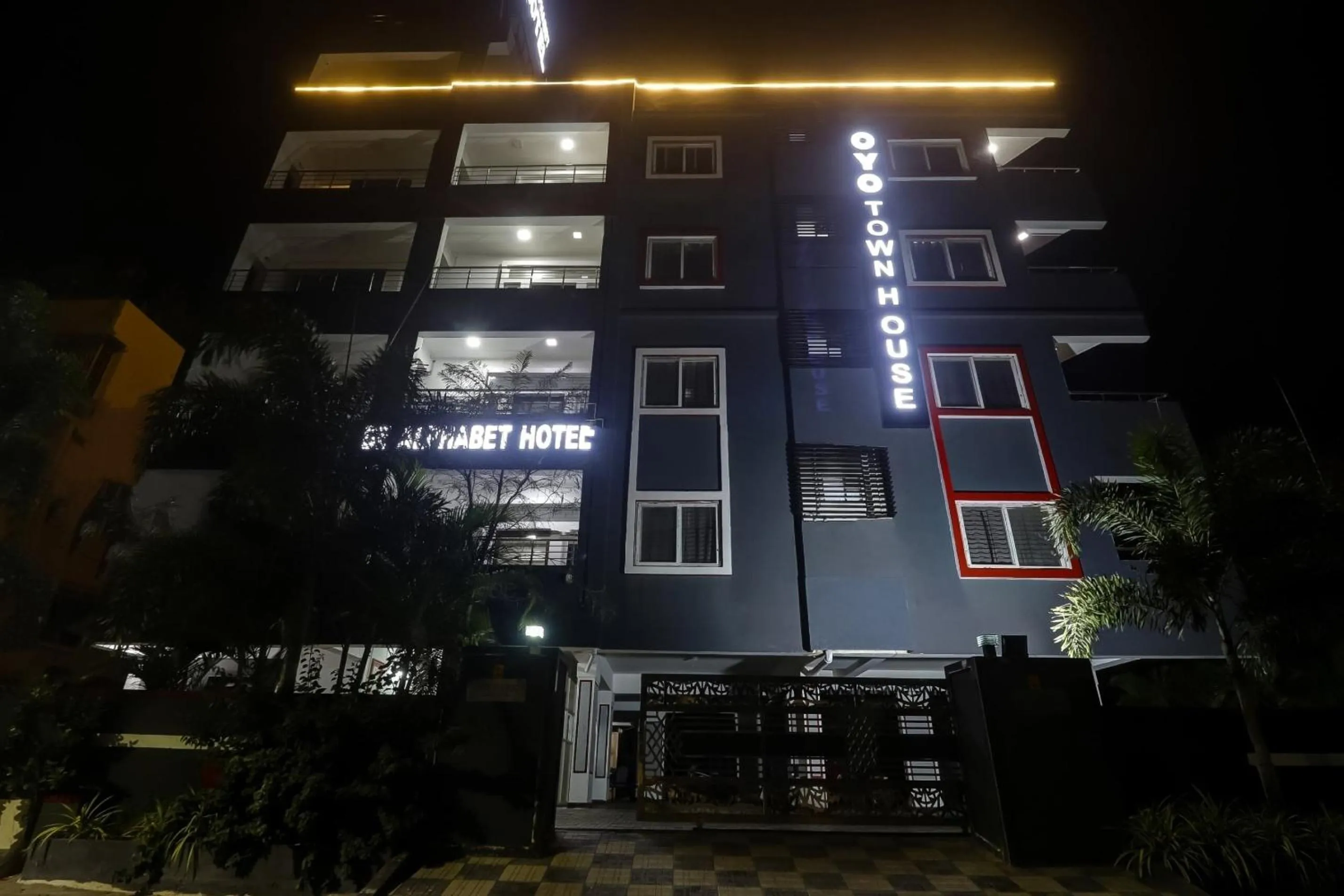 Facade/entrance in Townhouse De Alphabet