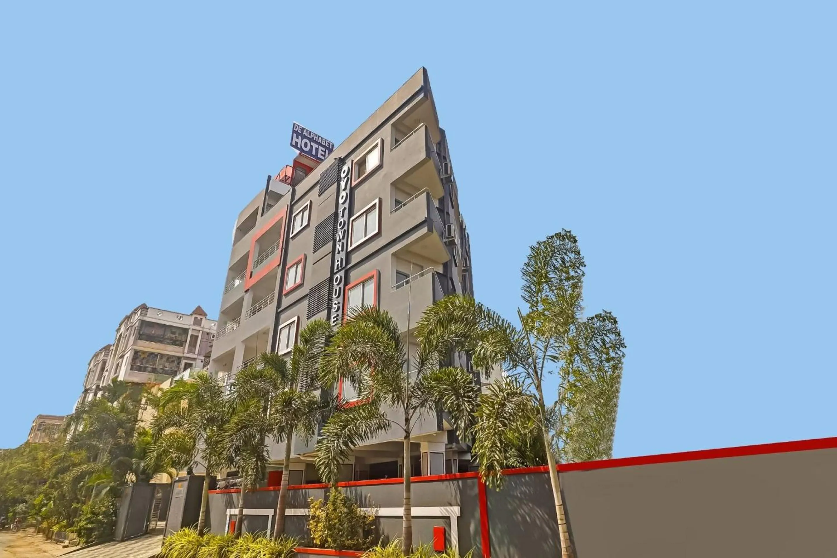 Facade/entrance in Townhouse De Alphabet