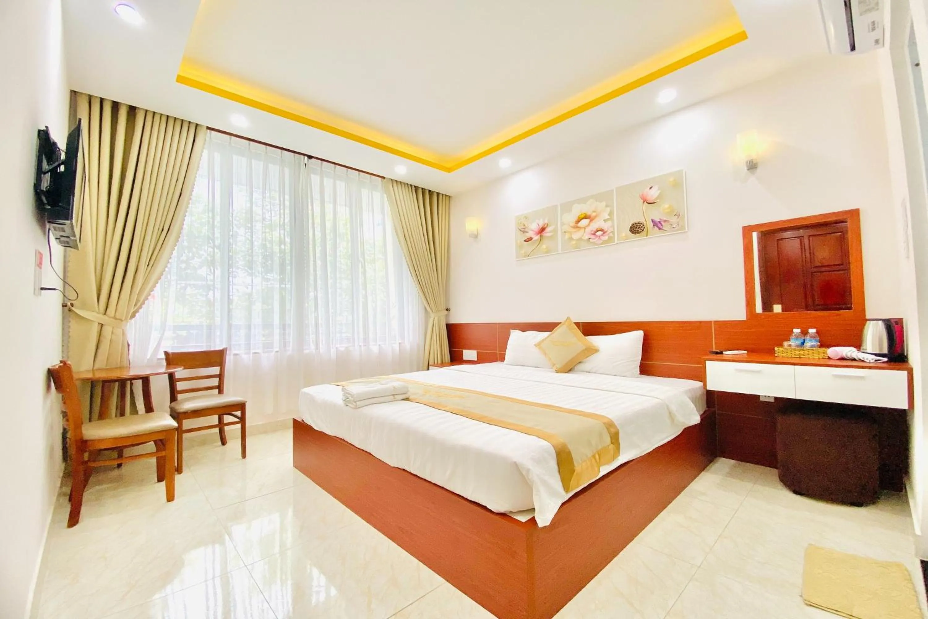 Bedroom, Bed in Phuc Con Son Hotel