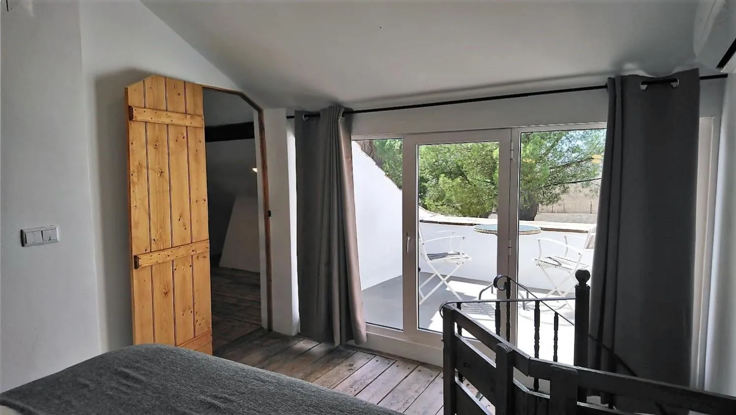 Balcony/Terrace, Bed in Lodge Monte Do Sobral