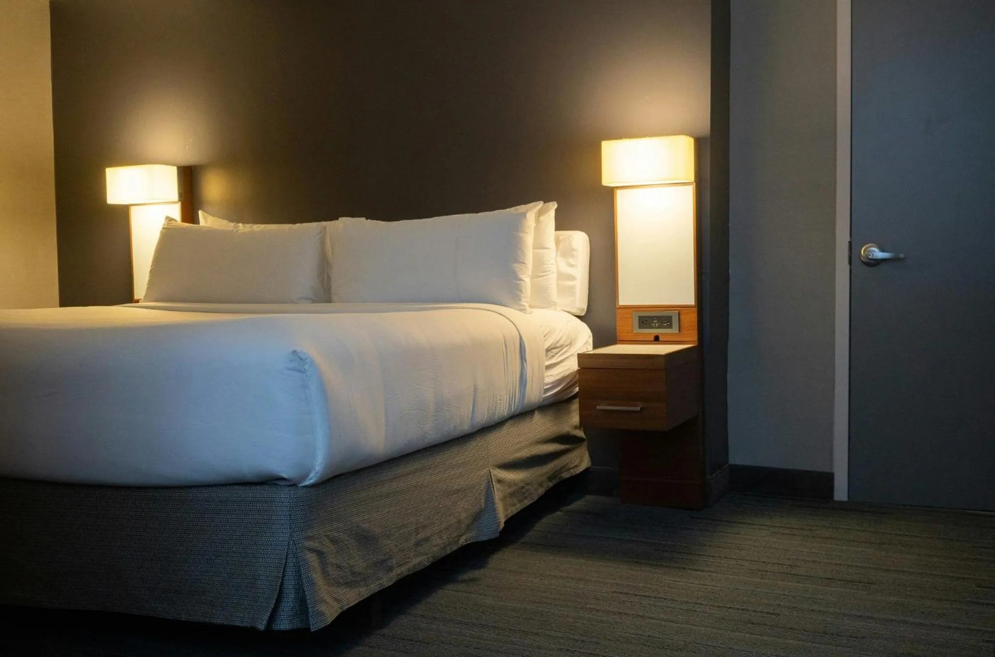 Photo of the whole room, Bed in The Cloud One New York-Downtown, by the Motel One Group