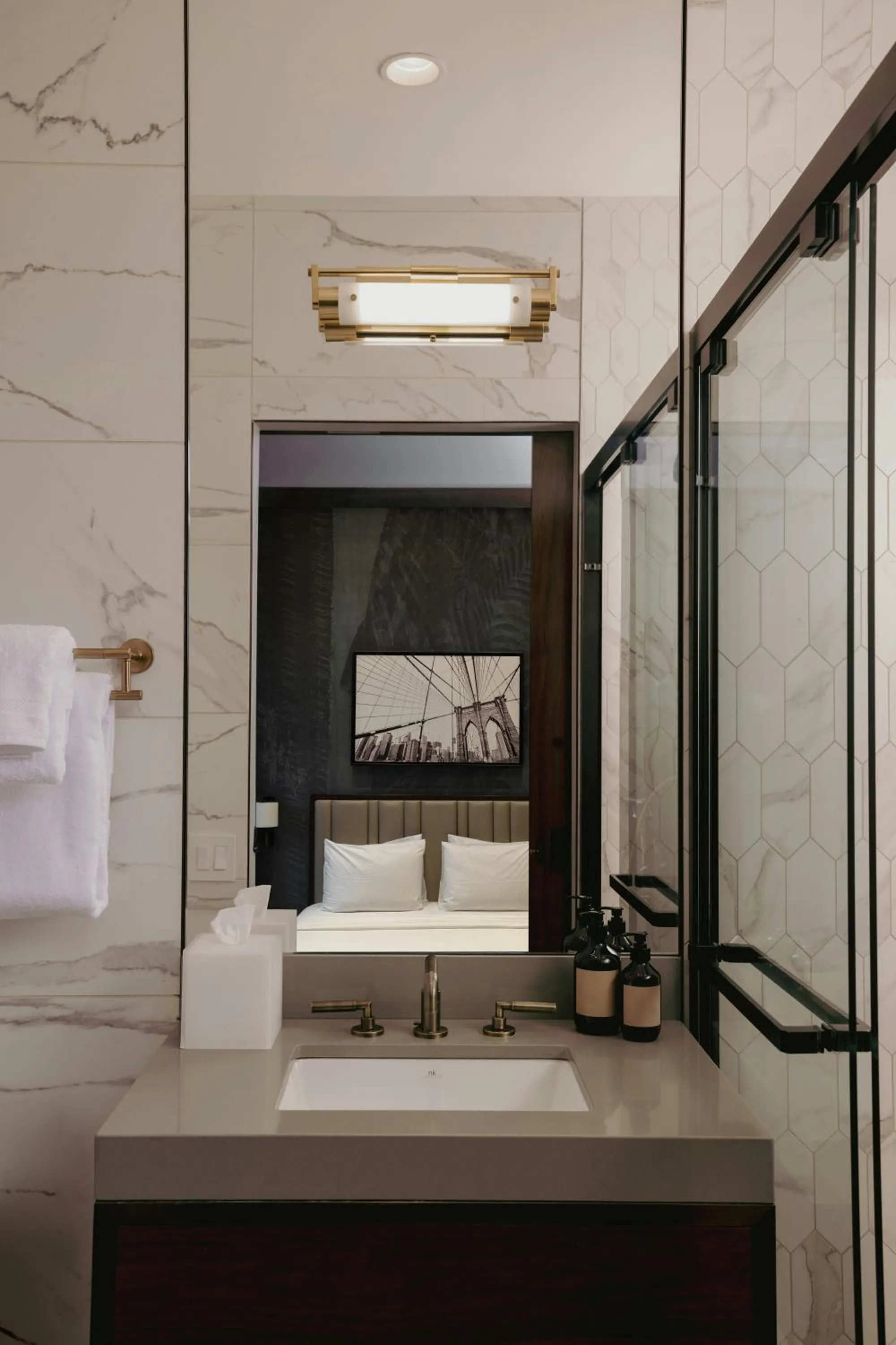 Photo of the whole room in The Cloud One New York-Downtown, by the Motel One Group