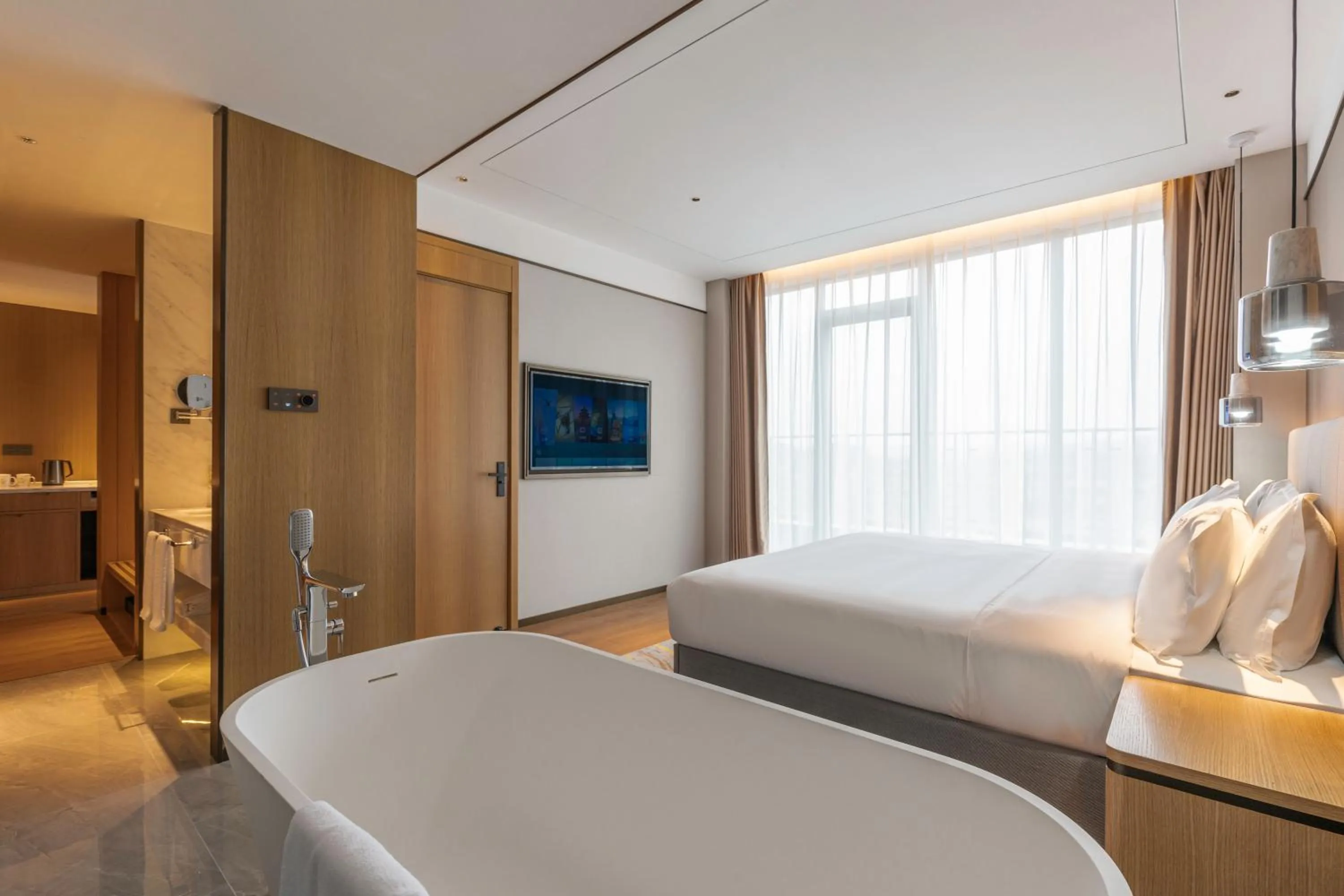 Bedroom in Holiday Inn One Thousand Island Lake by IHG