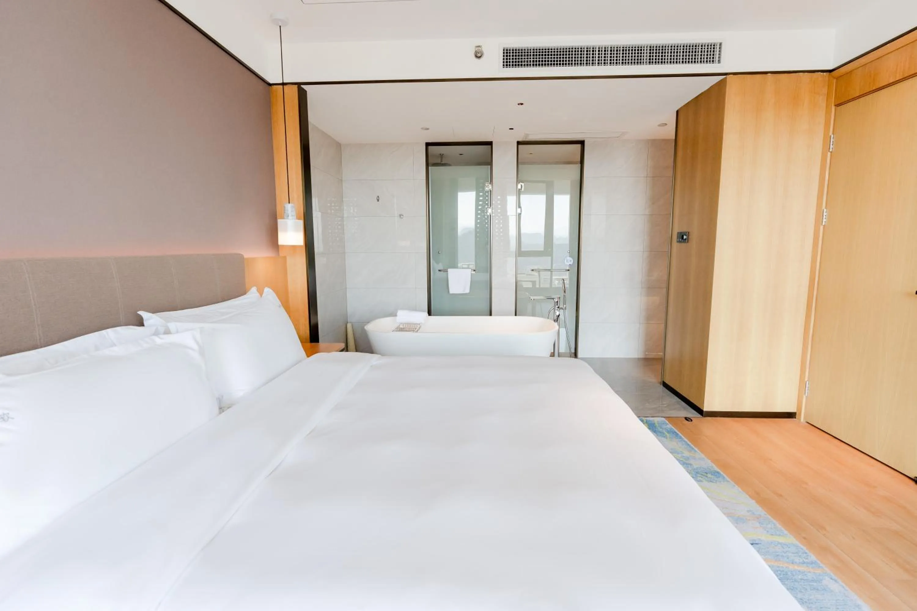 Holiday Inn One Thousand Island Lake by IHG