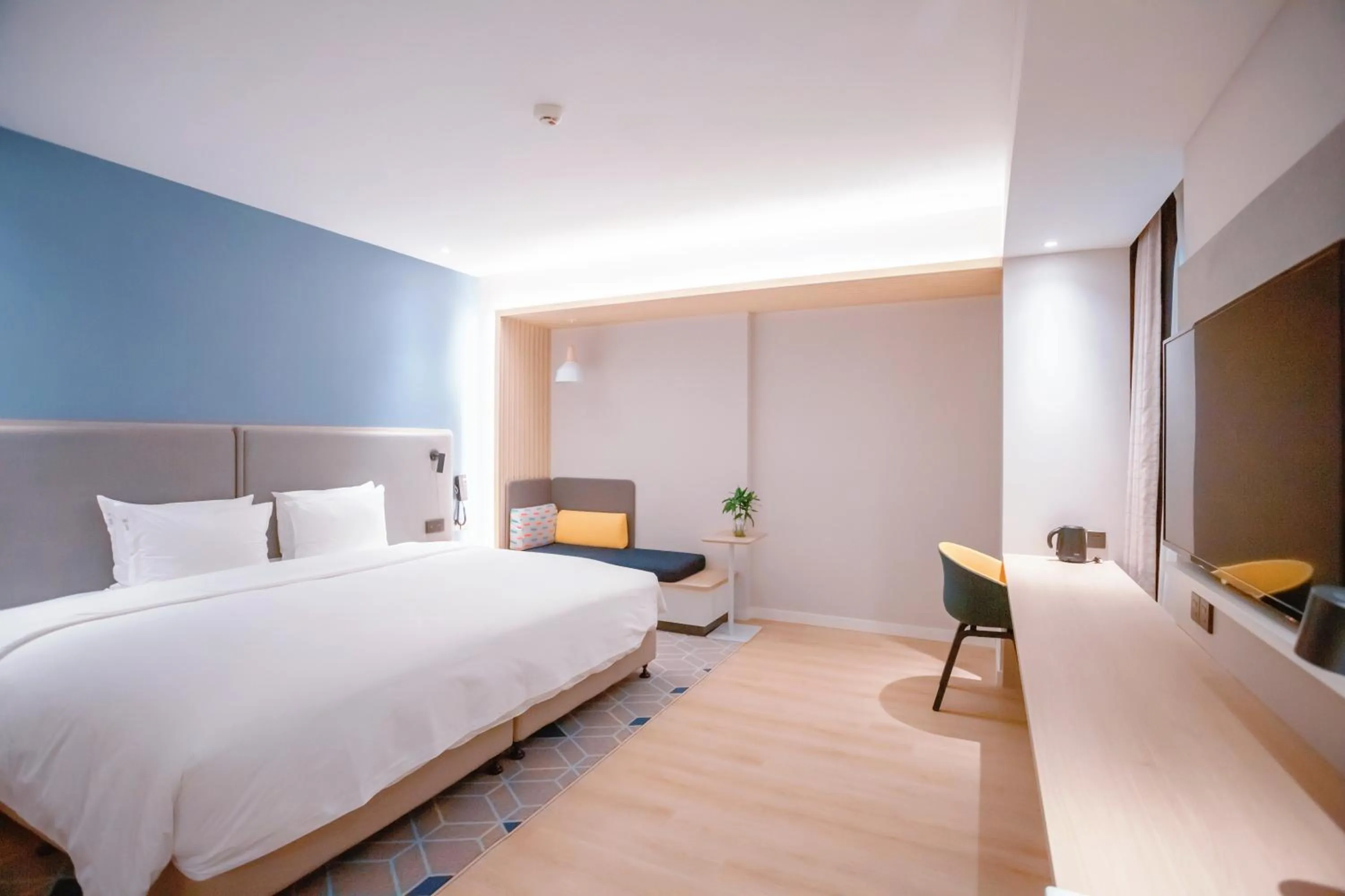 Bed in Holiday Inn Express Jinan Airport Zone by IHG