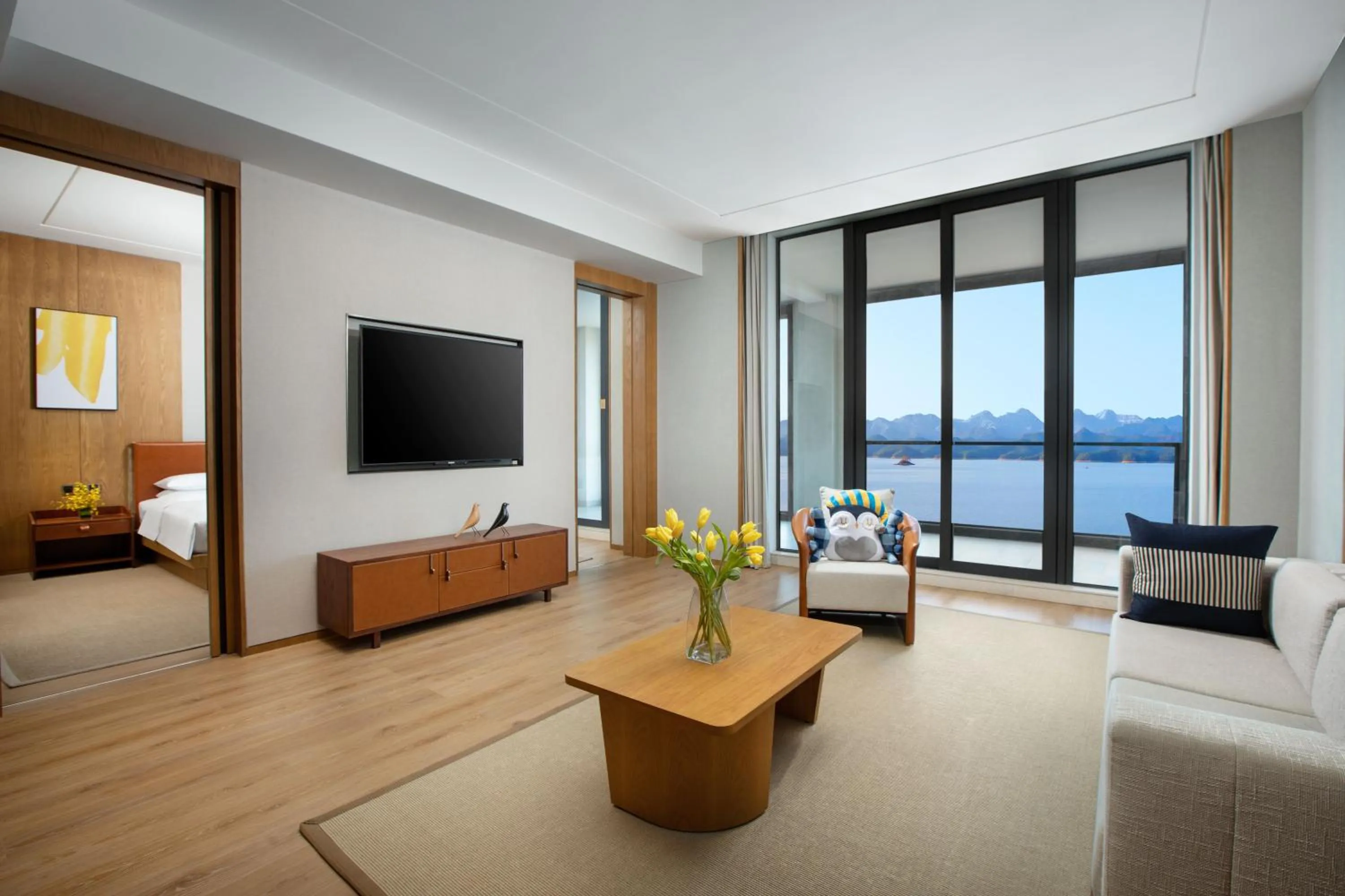 Living room in voco Thousand Island Lake by IHG